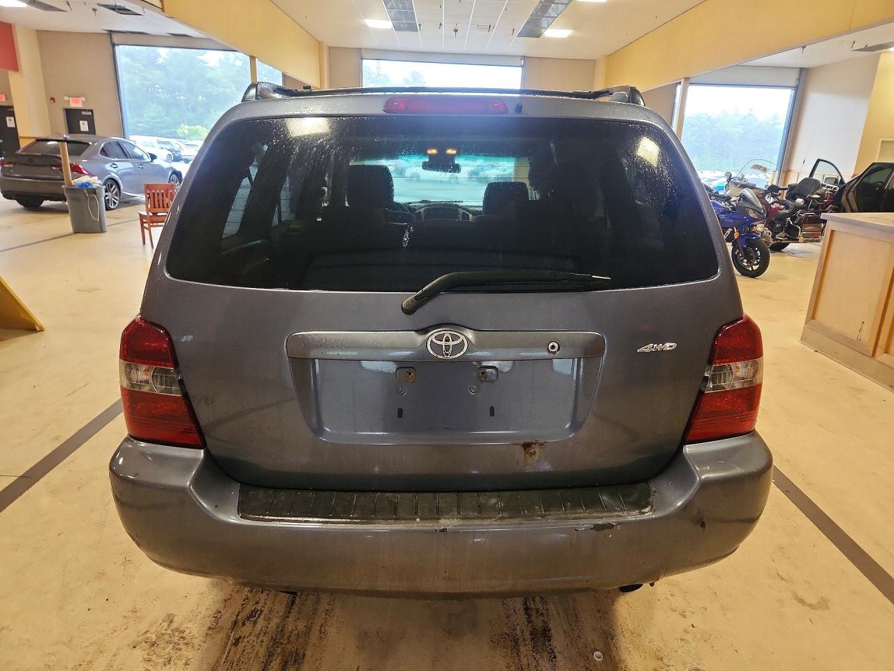 2005 Toyota Highlander Limited - Image 6