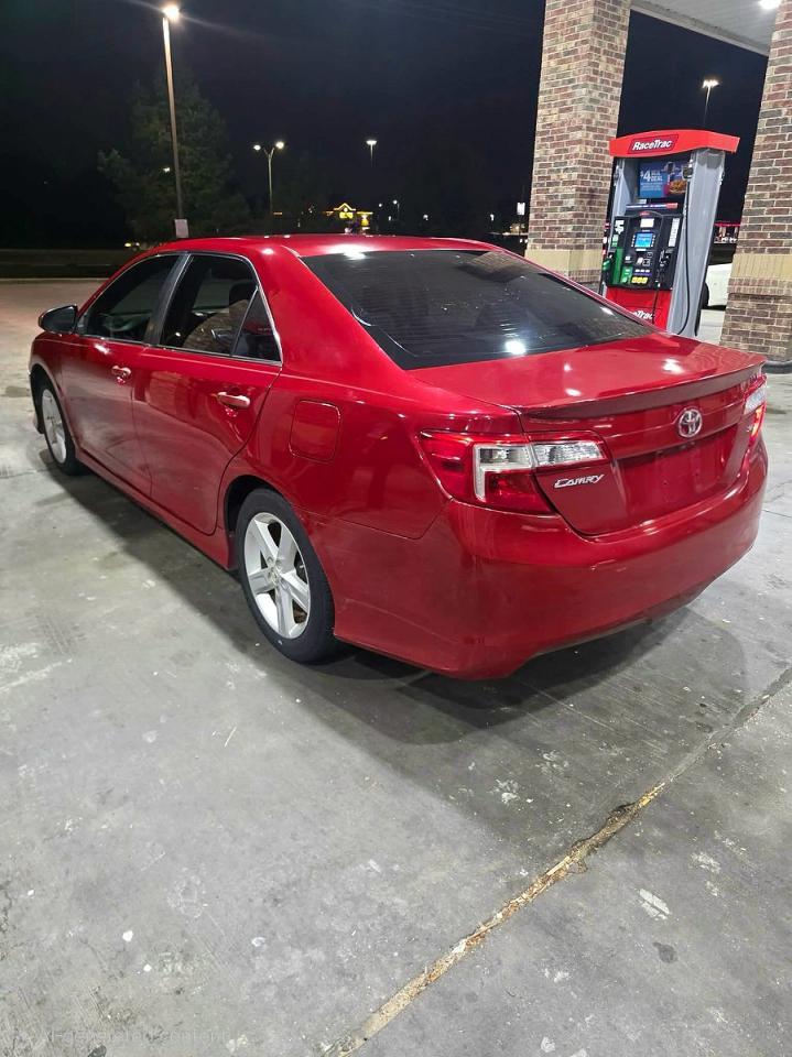 2014 Toyota Camry Se - Image 3