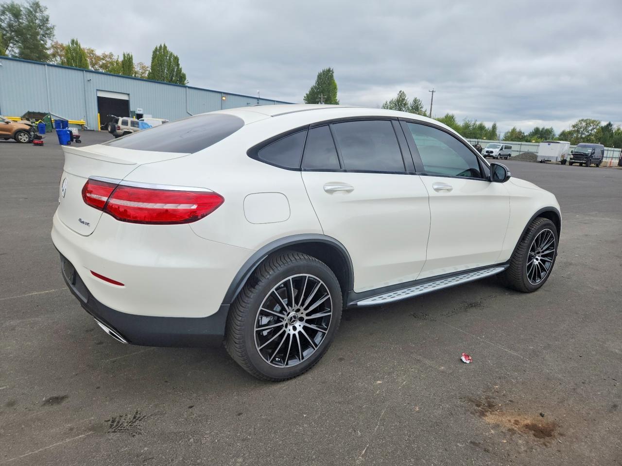 2017 Mercedes-Benz Glc Coupe 300 4Matic - Фото 3