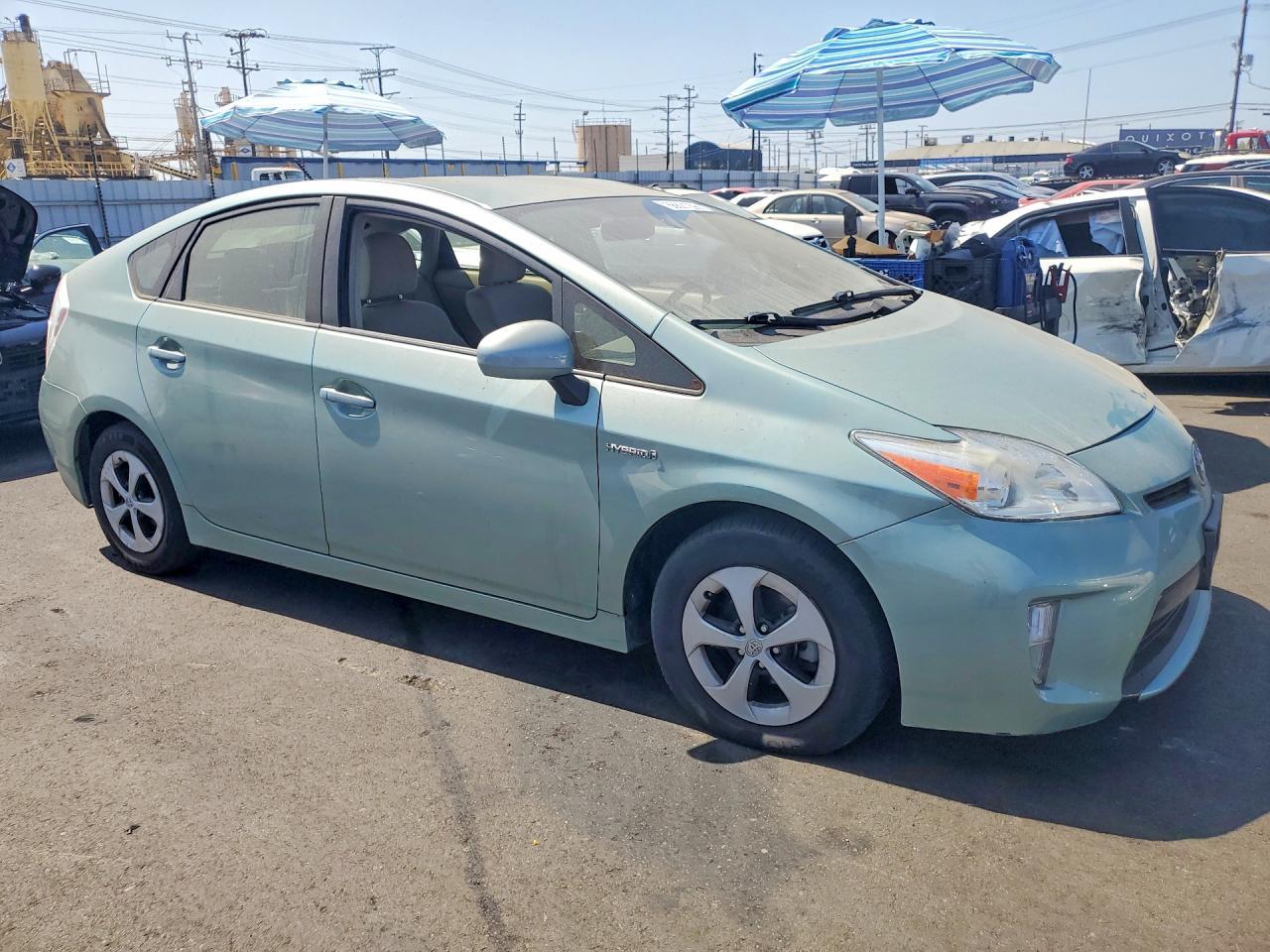 2012 Toyota Prius Three - Image 4