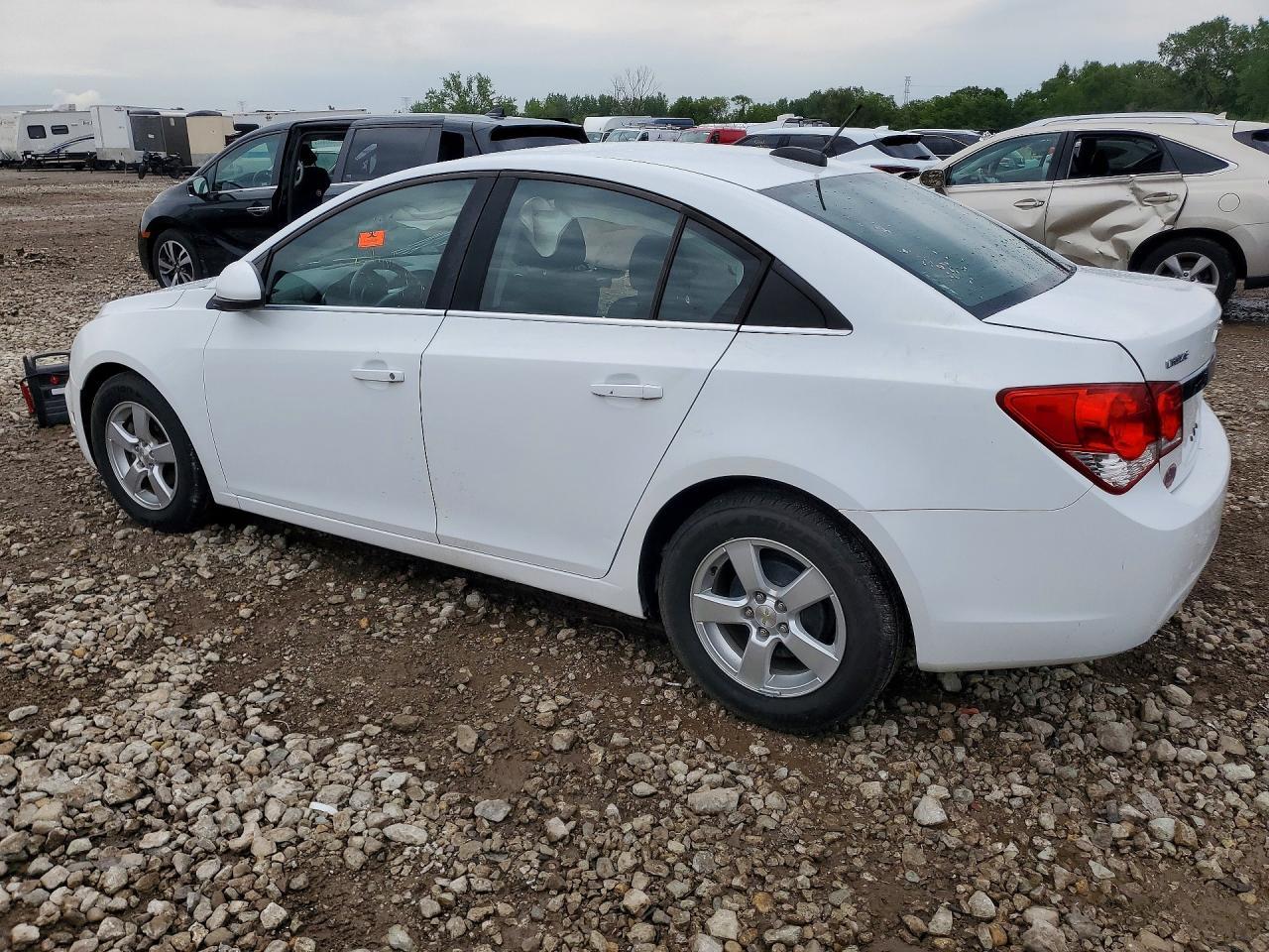 2015 Chevrolet Cruze Lt - Image 2