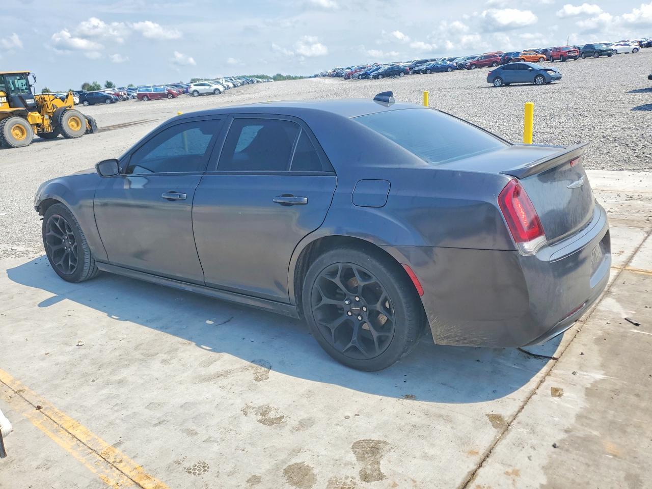 2018 Chrysler 300 S - Фото 2