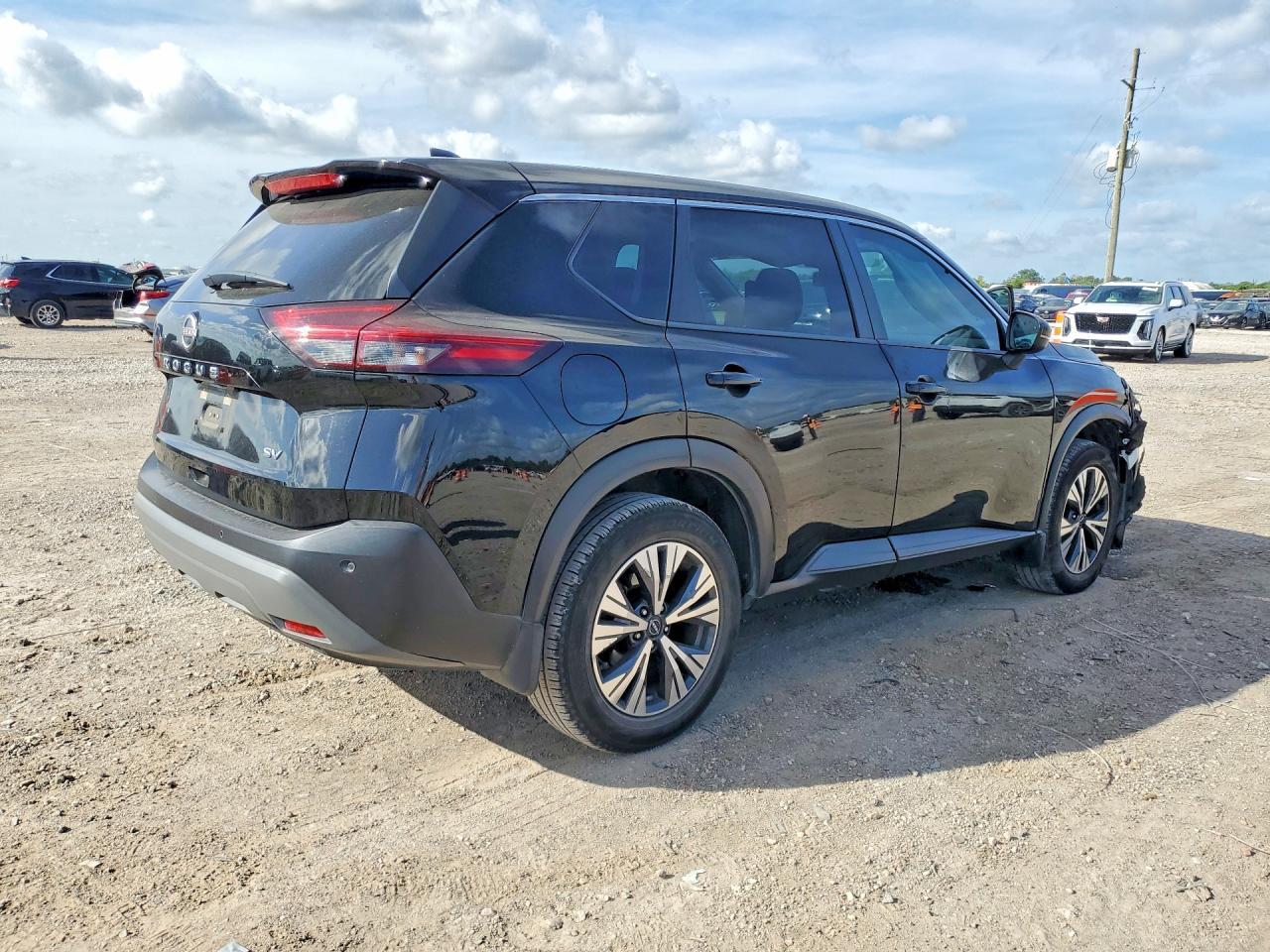 2023 Nissan Rogue Sv - Фото 3
