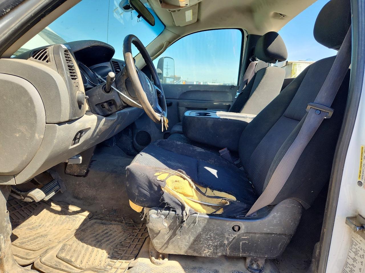 2011 Chevrolet Silverado C2500 Heavy Duty - Фото 7