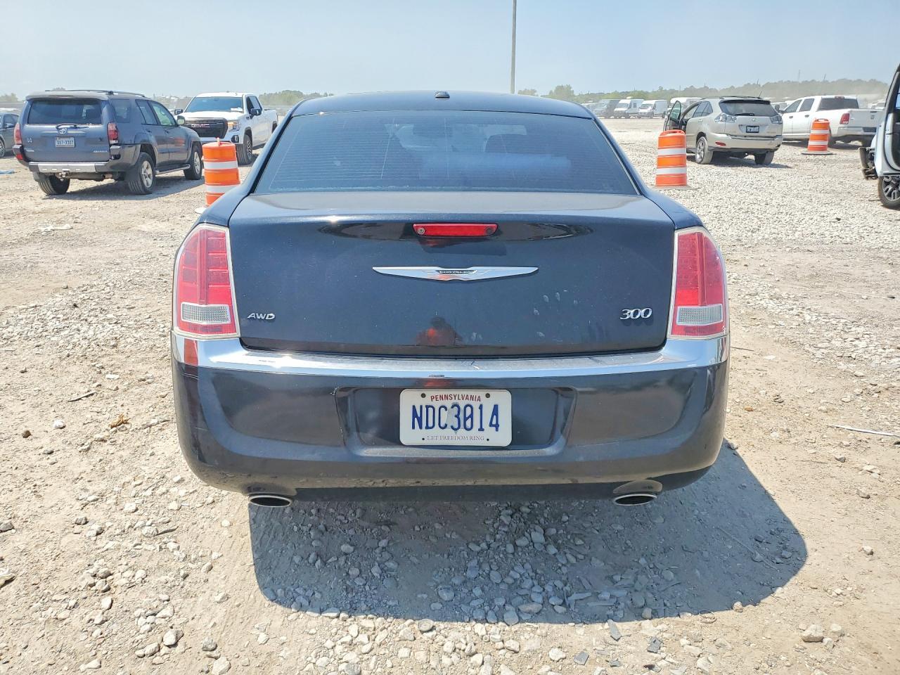 2014 Chrysler 300 - Фото 6