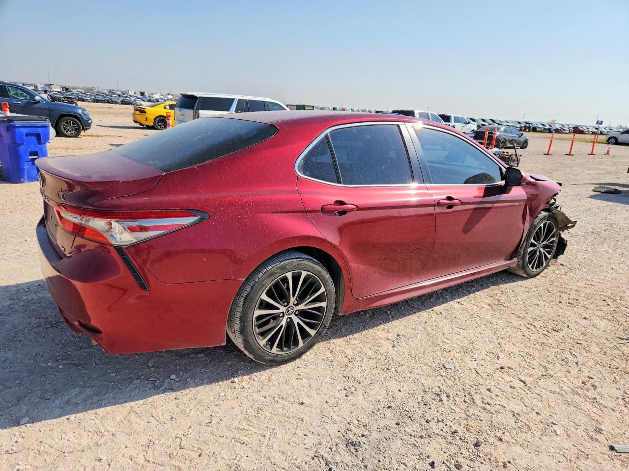 2018 Toyota Camry Se - Фото 3