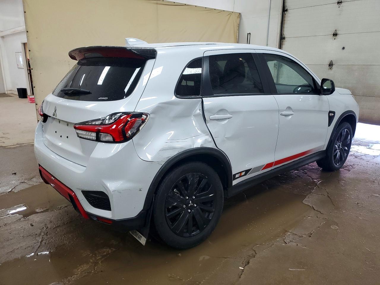 2024 Mitsubishi Outlander Sport S/Se - Фото 3