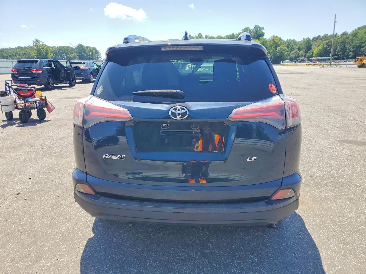 2017 Toyota Rav4 Le - Фото 6