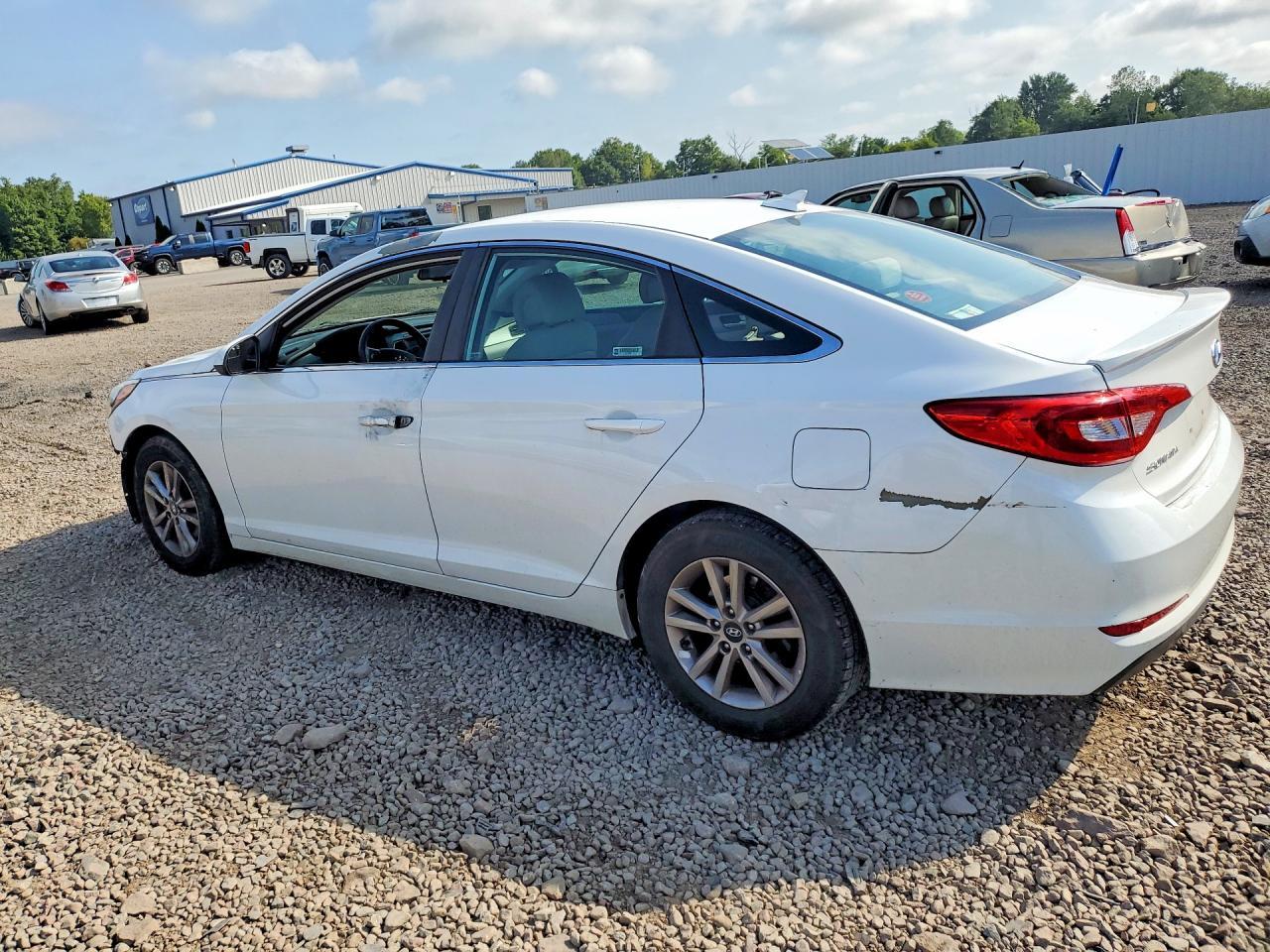 2016 Hyundai Sonata Se - Image 2