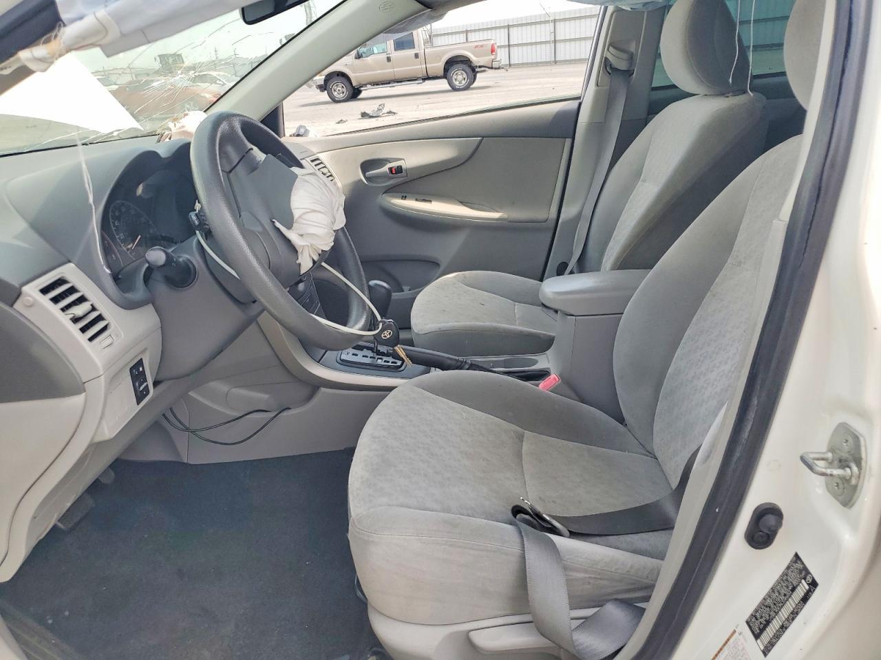 2009 Toyota Corolla Le - Image 7