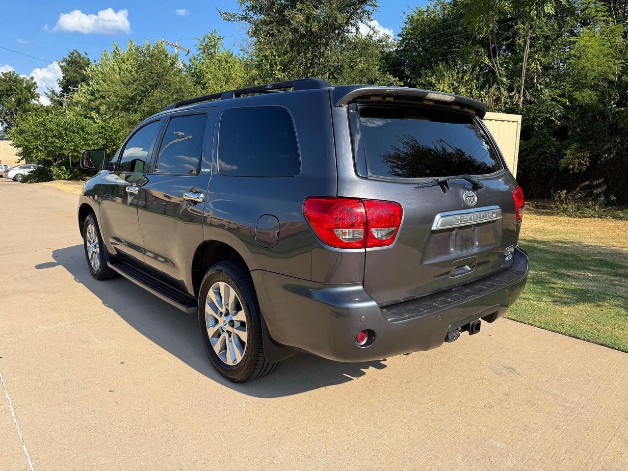 2012 Toyota Sequoia Platinum - Фото 3