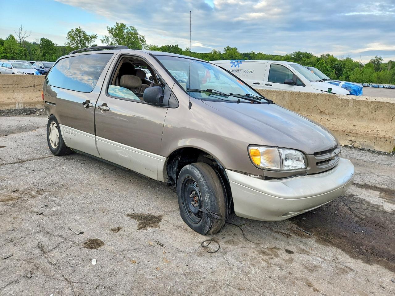 1999 Toyota Sienna Xle - Фото 4