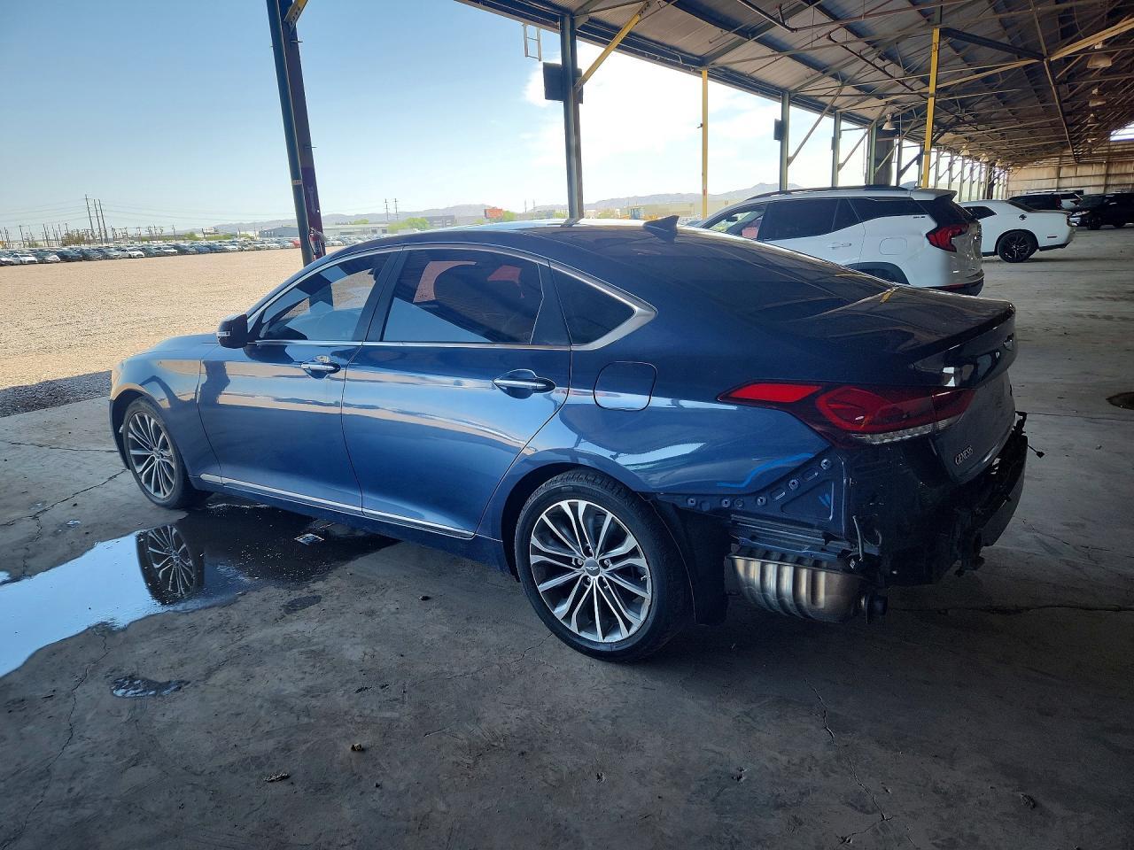 2015 Hyundai Genesis 3.8L - Фото 2