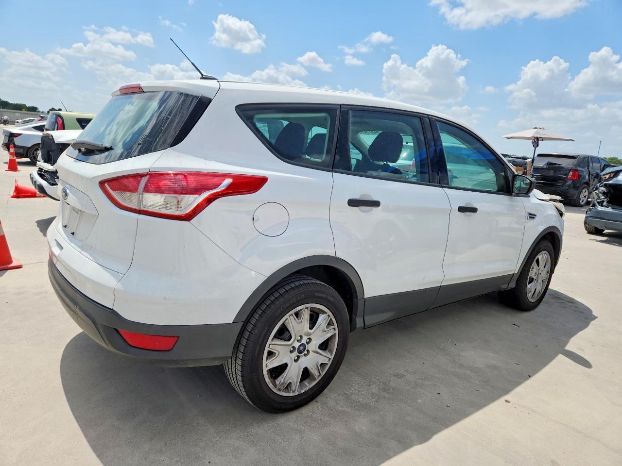 2016 Ford Escape S - Фото 3