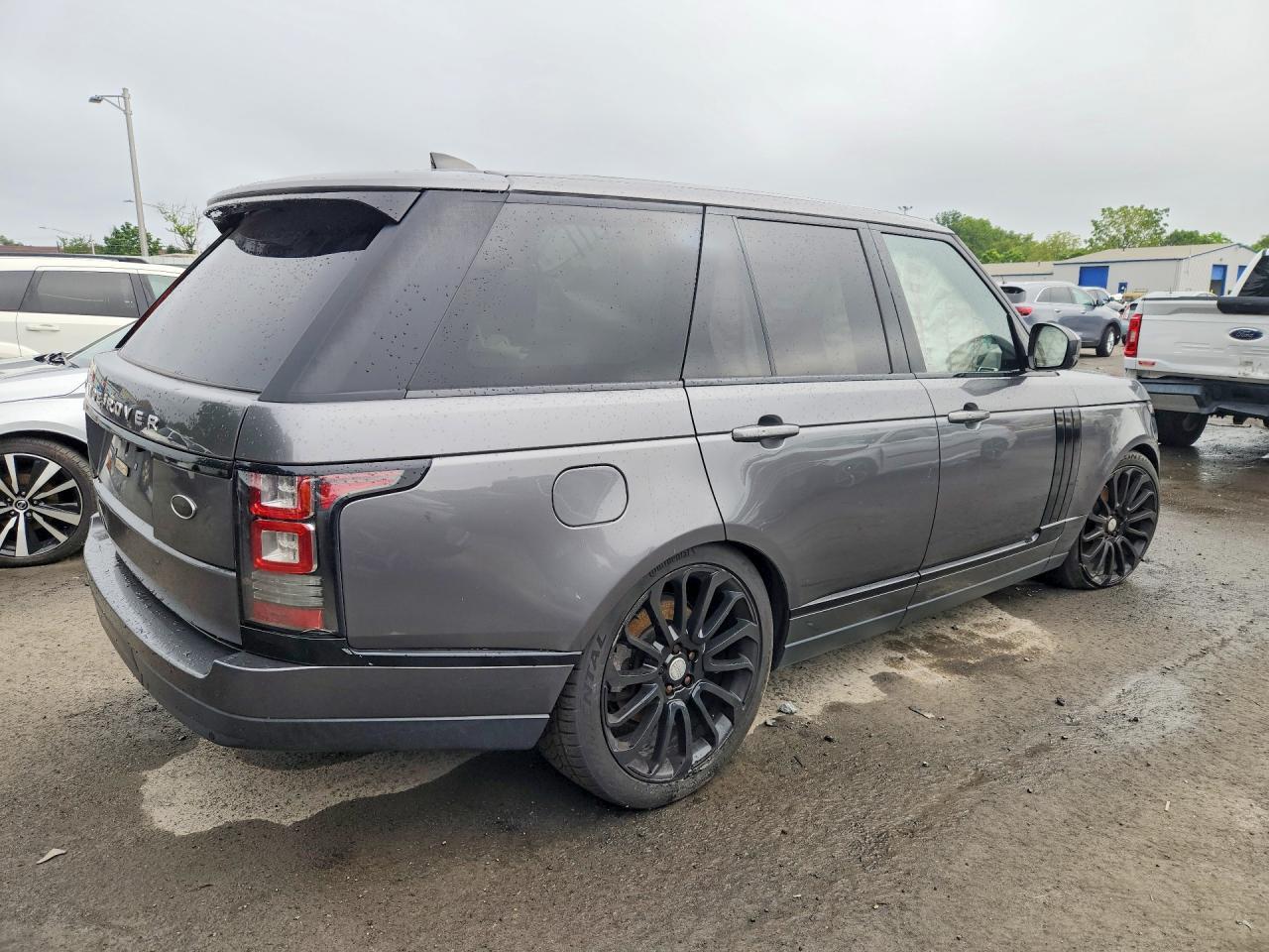 2017 Land Rover Range Rover - Image 3