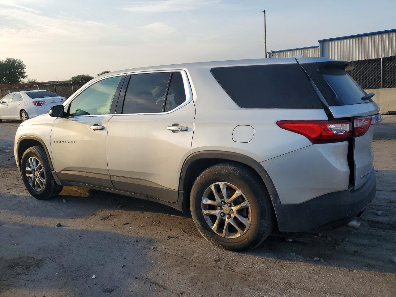 2020 Chevrolet Traverse Ls - Image 2