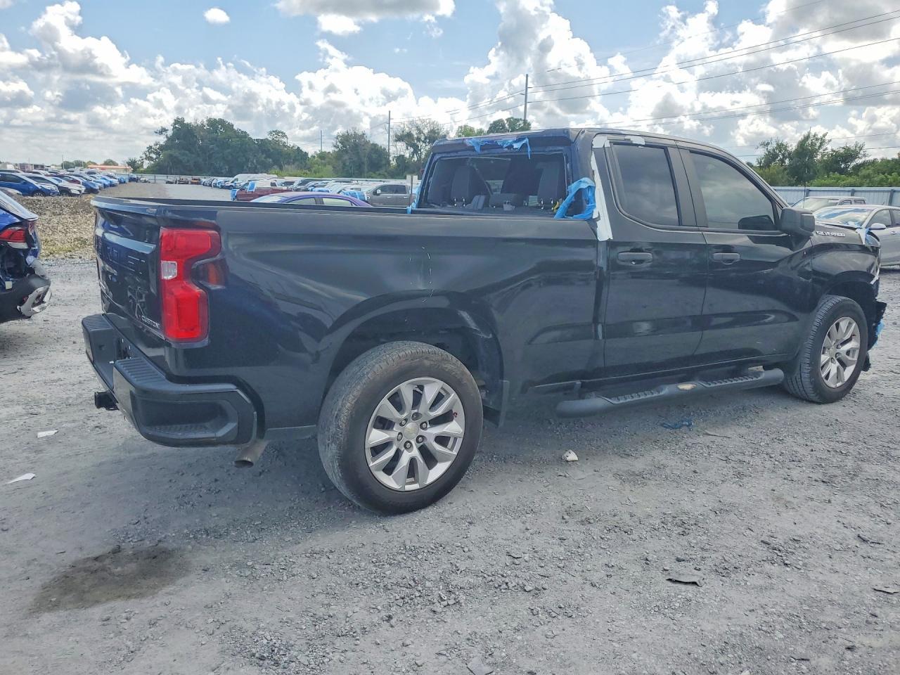 2022 Chevrolet Silverado Ltd C1500 Custom - Фото 3