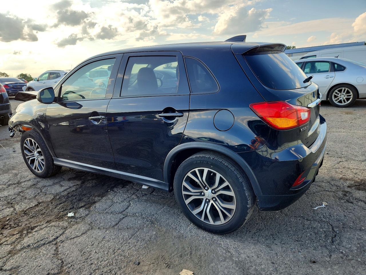 2019 Mitsubishi Outlander Sport Se - Image 2