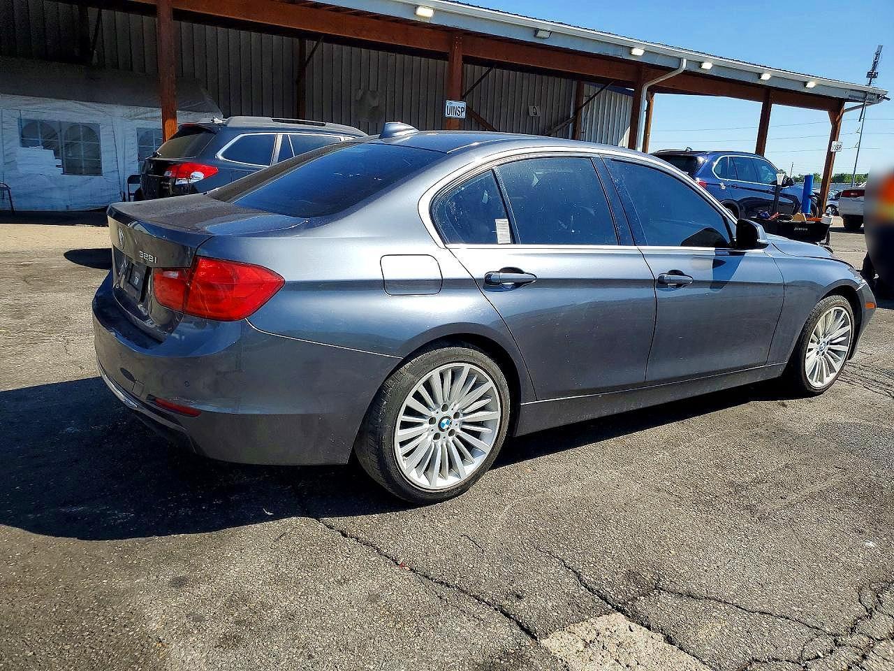 2015 BMW 328 I - Фото 3
