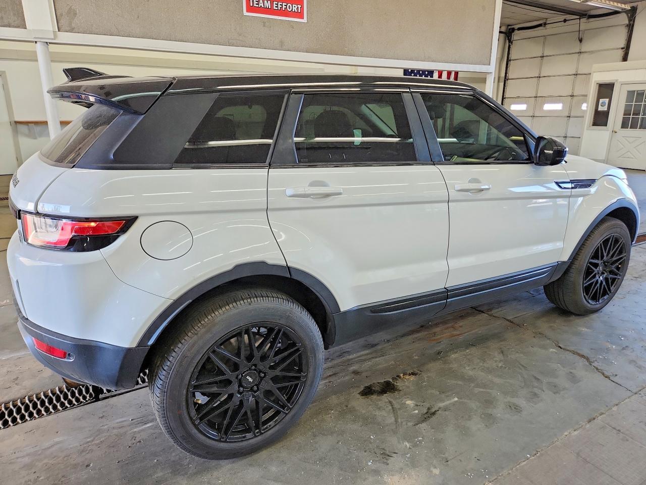 2017 Land Rover Range Rover Evoque Se - Фото 3