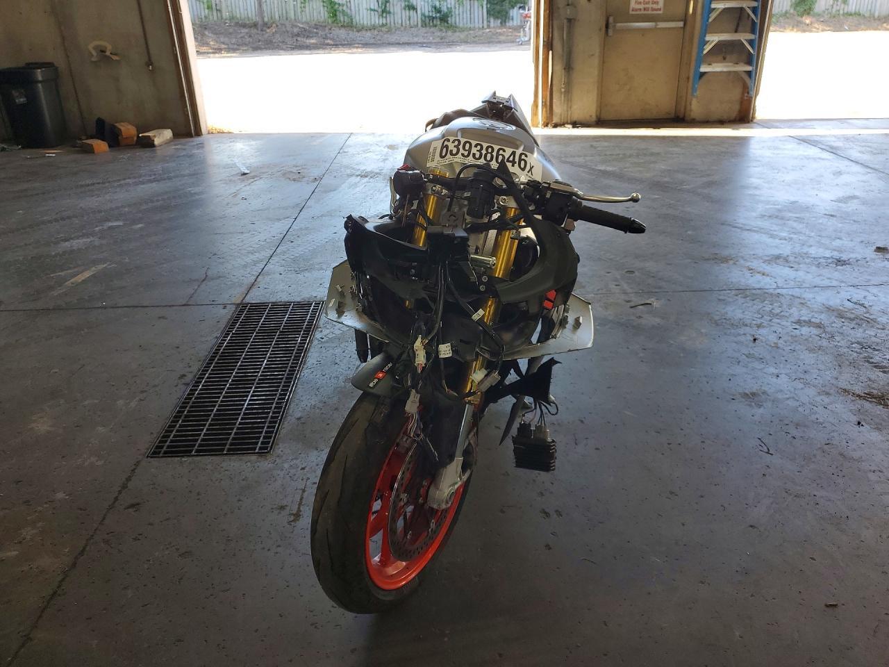 2024 Aprilia Rsv4 1100 - Фото 2