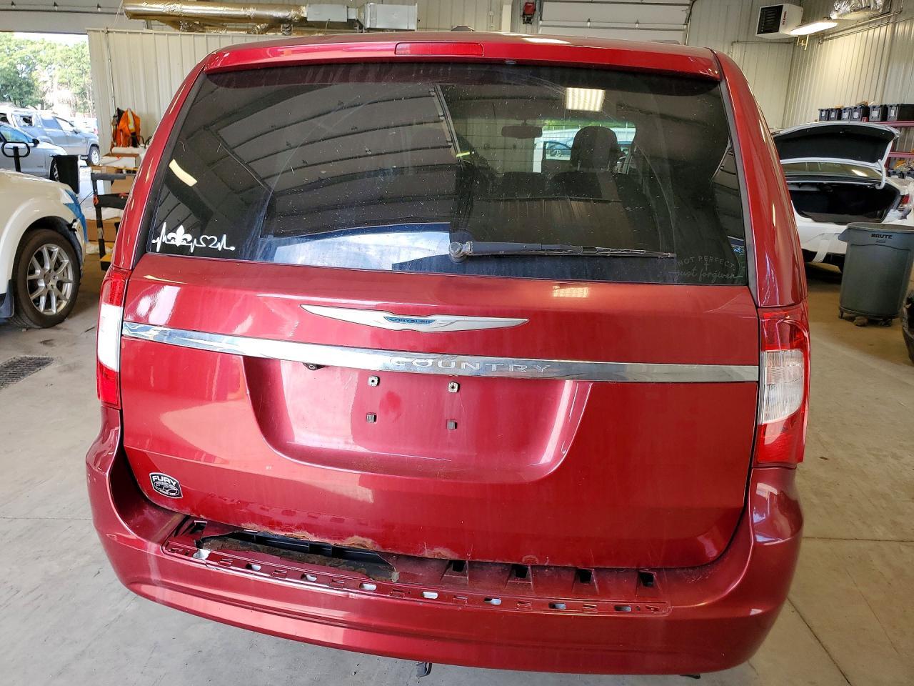2015 Chrysler Town & Country Touring - Фото 6