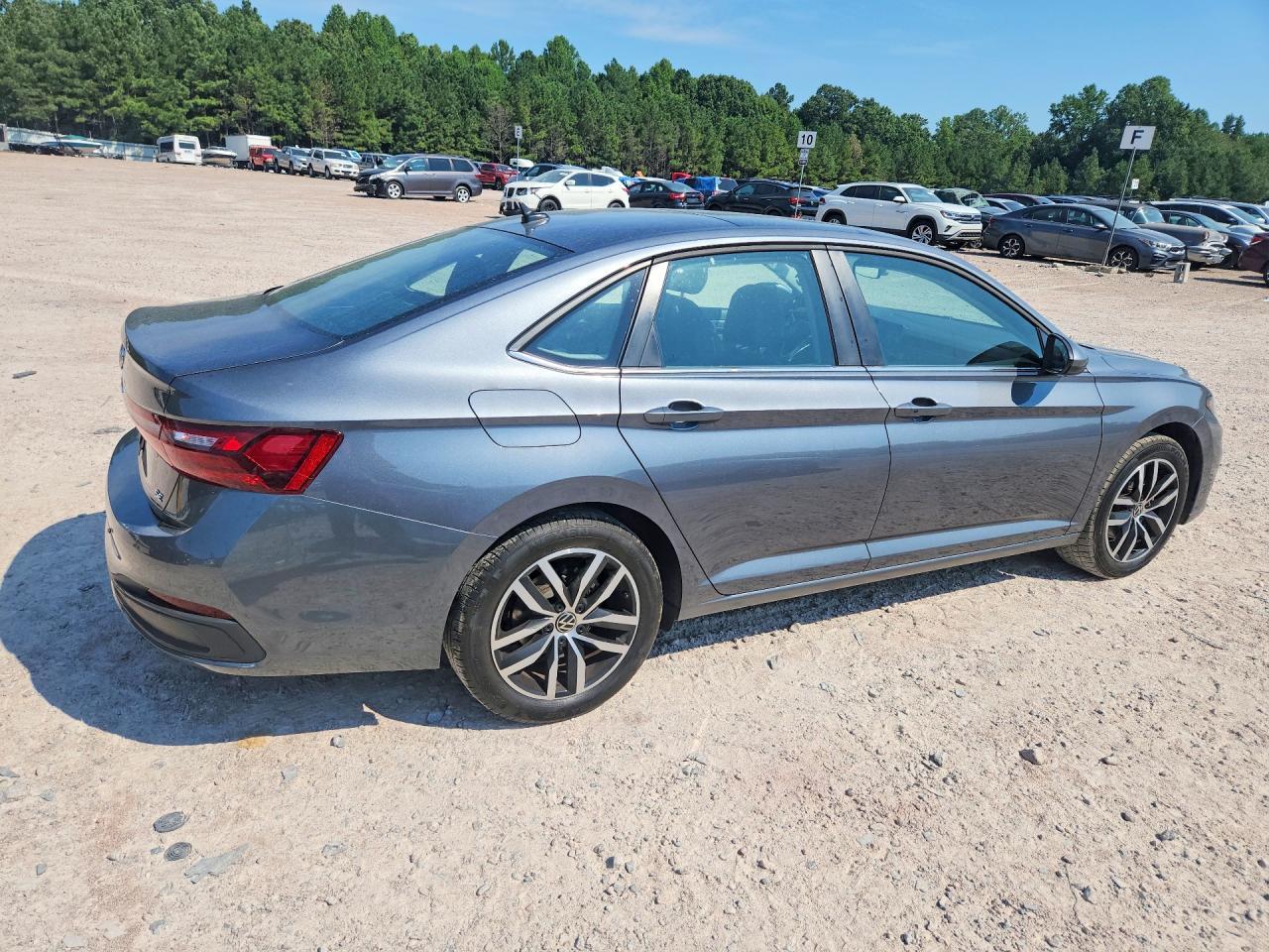 2025 Volkswagen Jetta Se - Фото 3