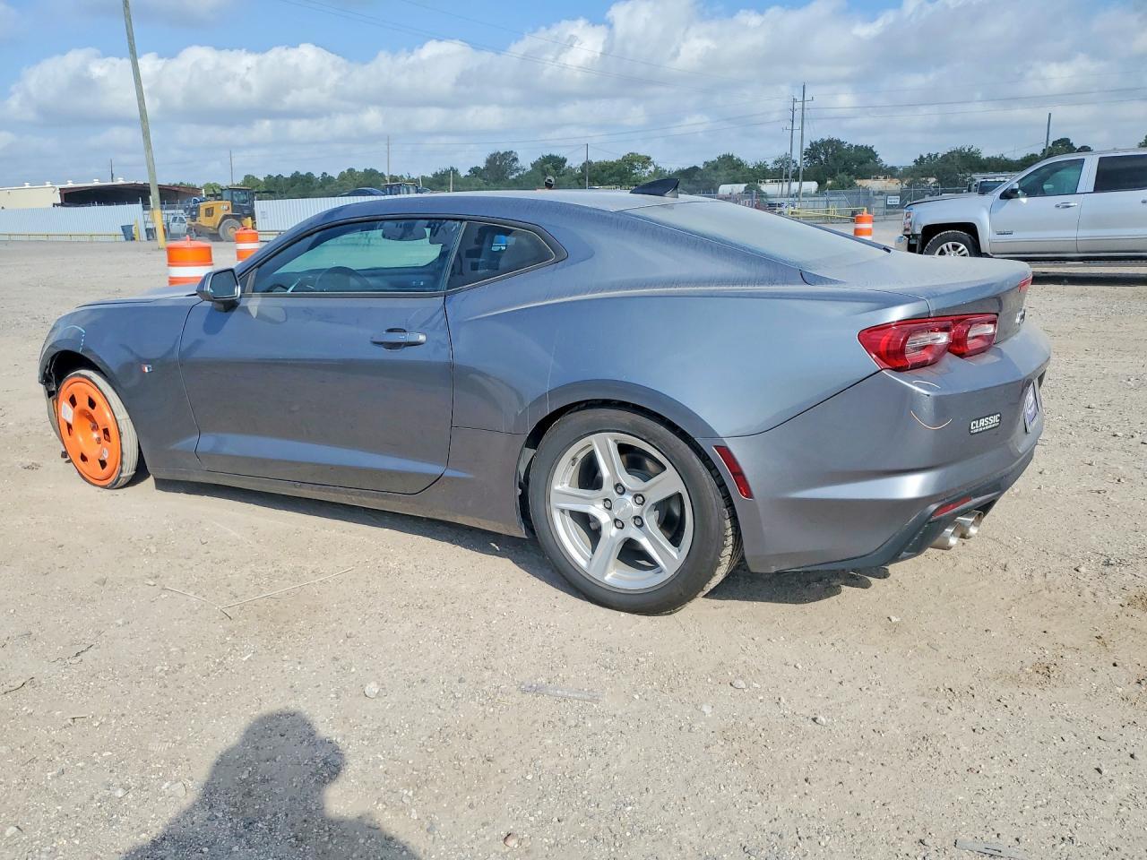 2021 Chevrolet Camaro Ls - Фото 2