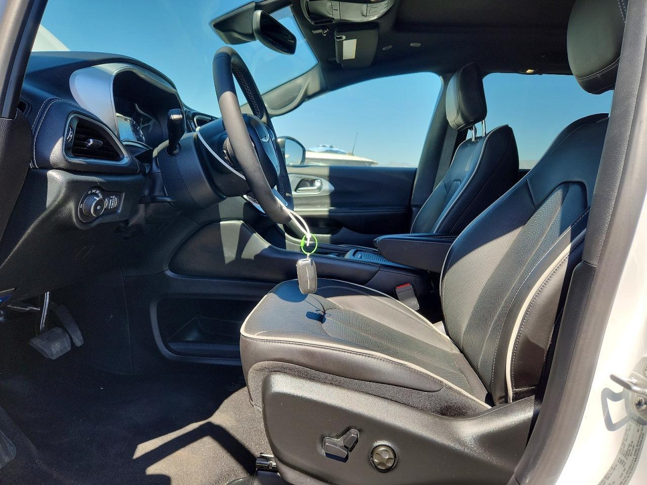 2026 Chrysler Pacifica Limited - Фото 7