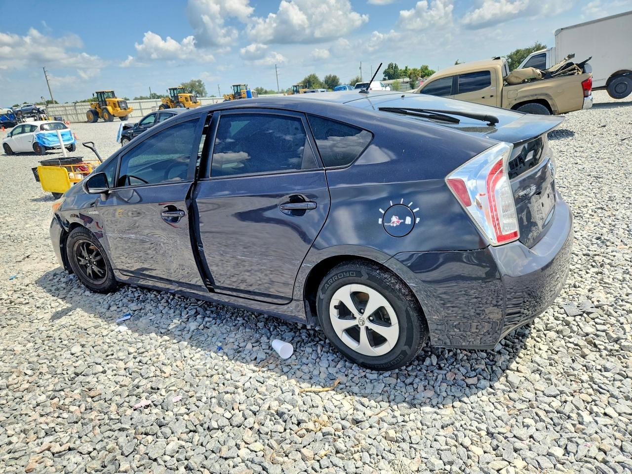 2014 Toyota Prius Two - Фото 2