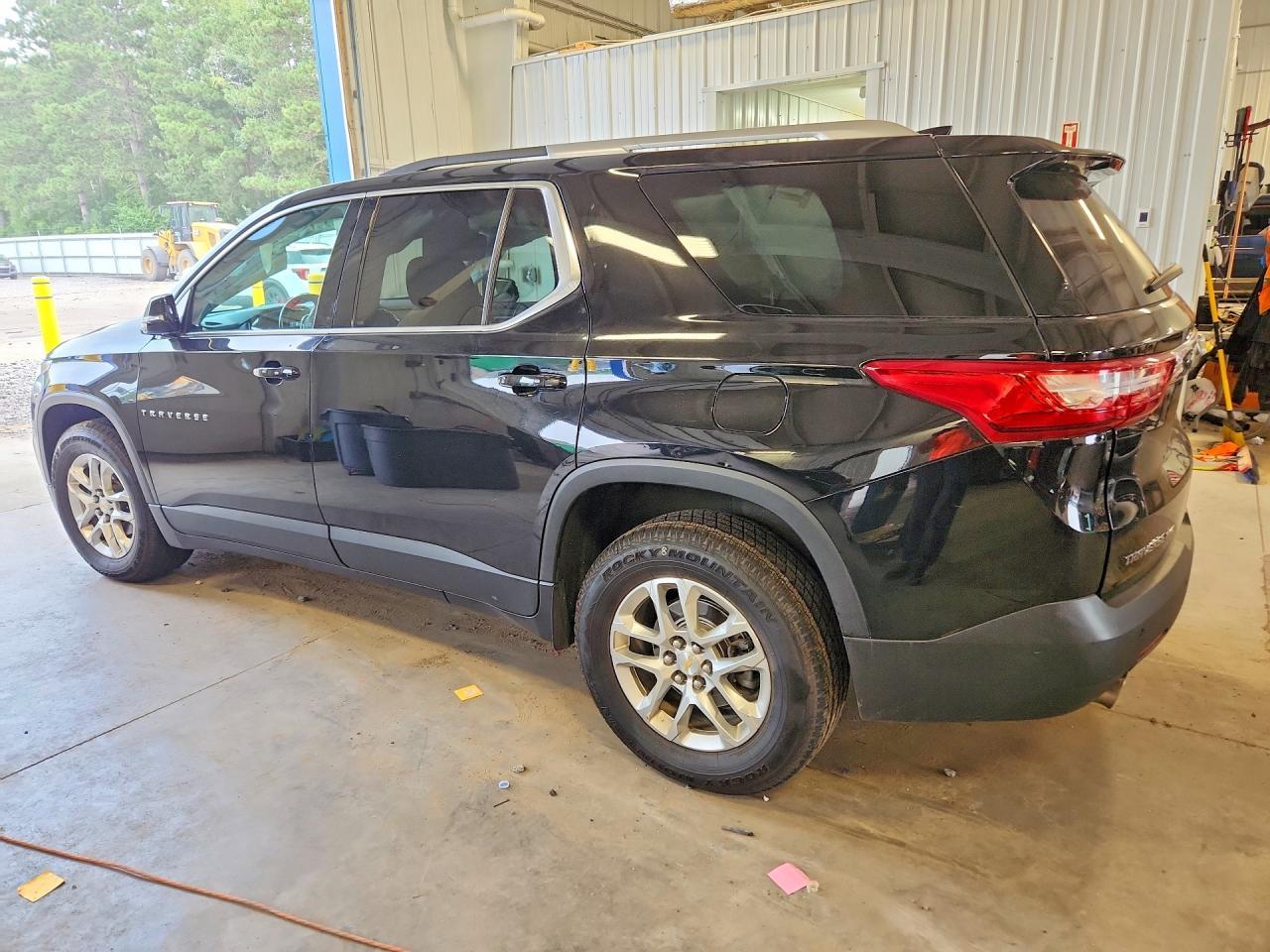 2018 Chevrolet Traverse Lt - Фото 2