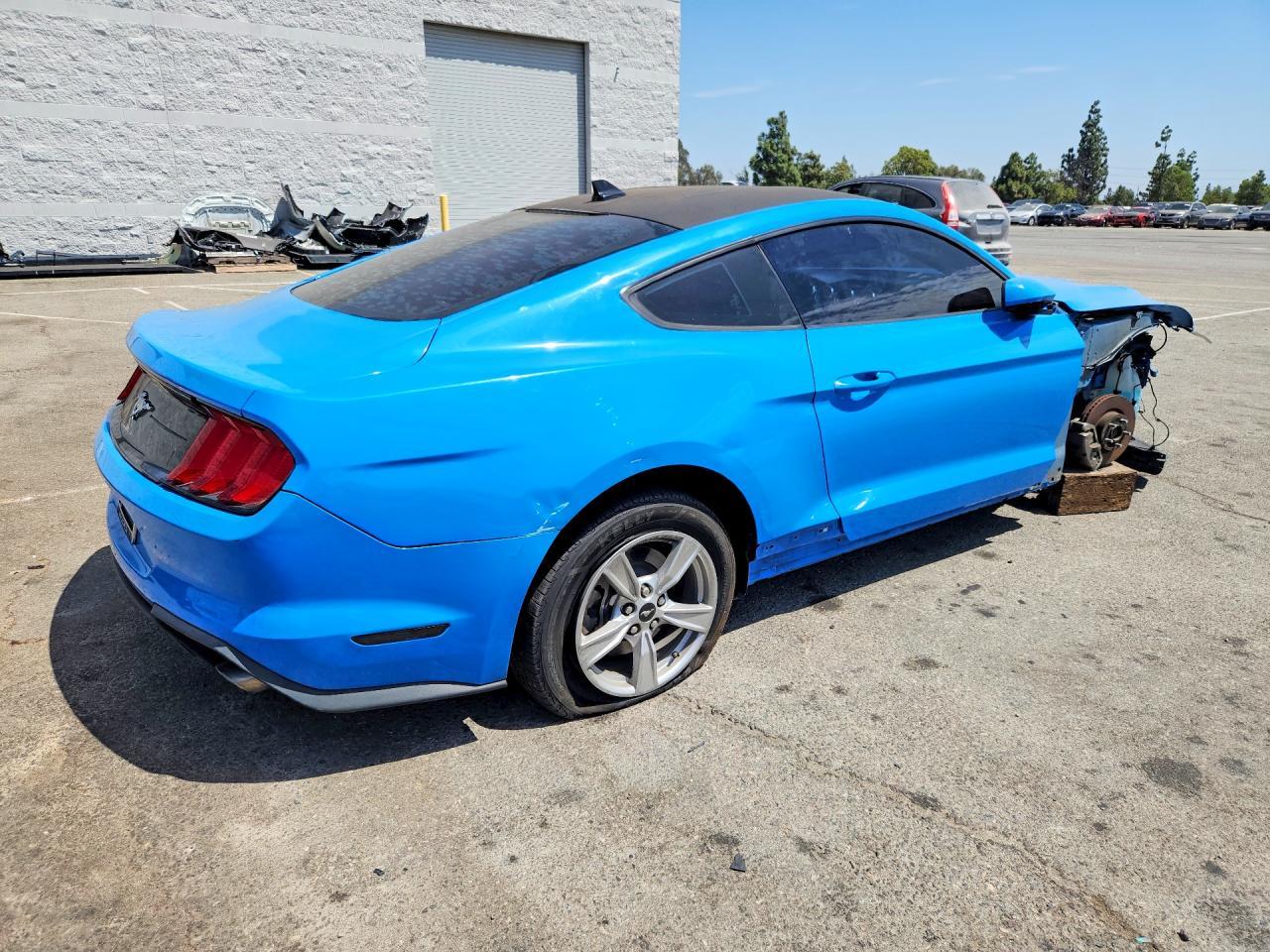 2022 Ford Mustang - Фото 3