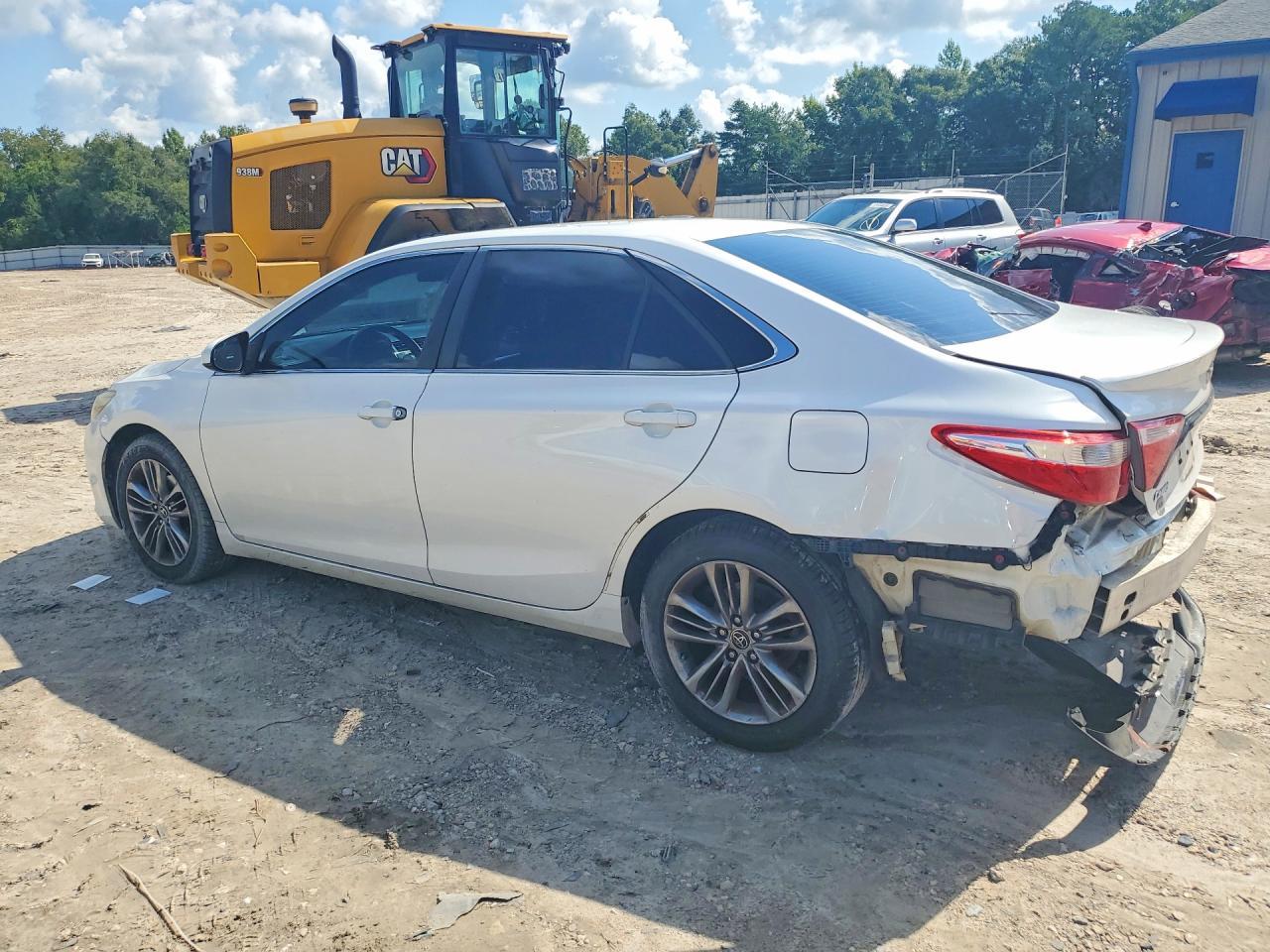 2015 Toyota Camry Se - Фото 2