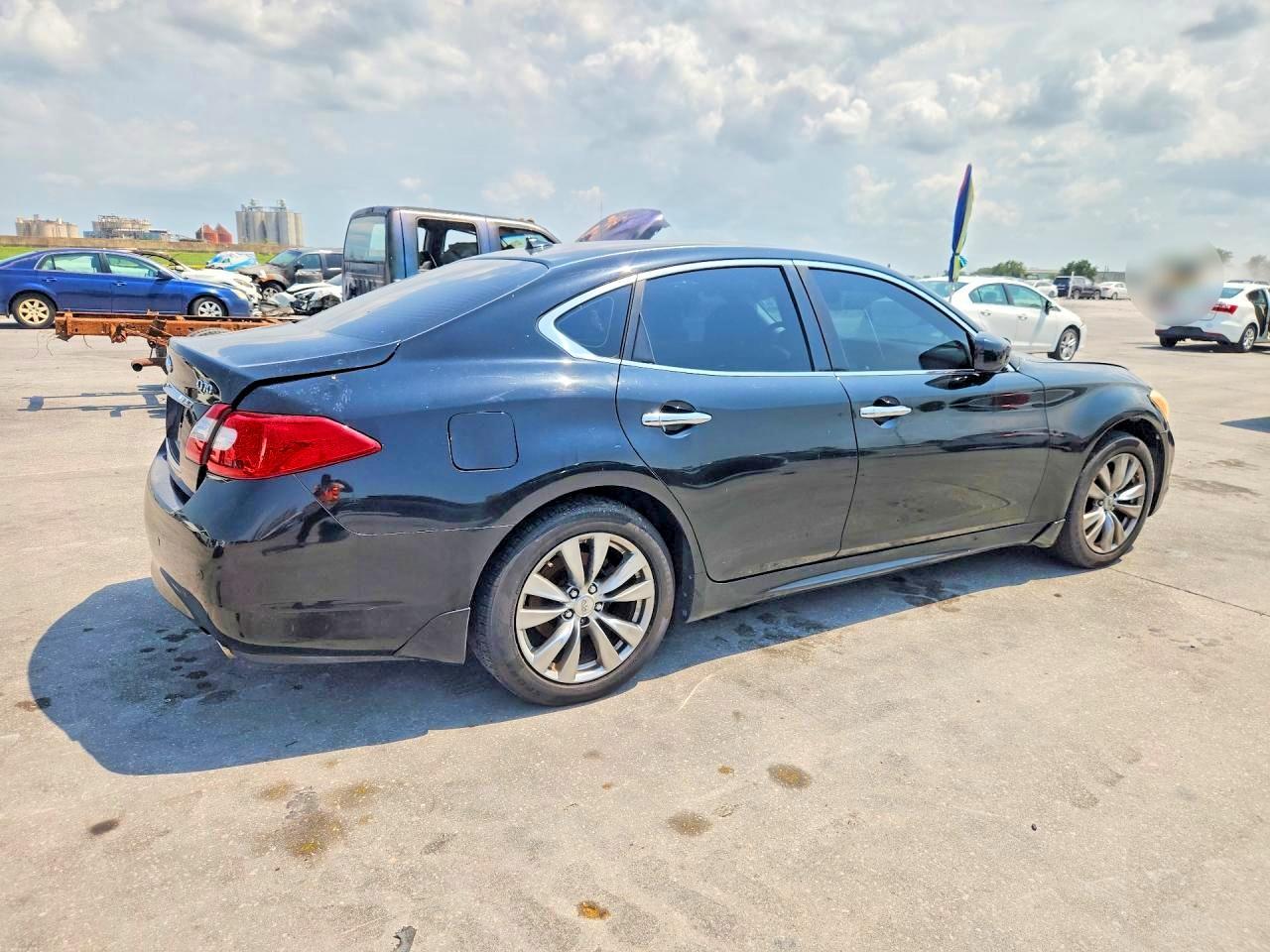 2014 Infiniti Q70 3.7 - Фото 3