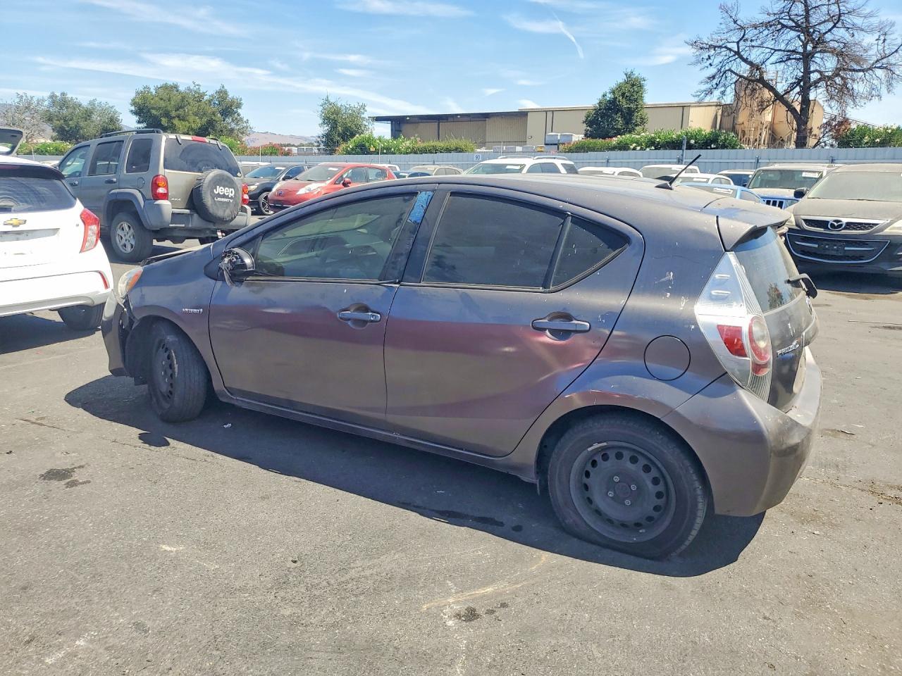 2014 Toyota Prius - Image 2