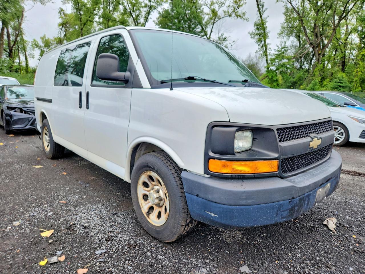 2013 Chevrolet Express G1500 - Image 4
