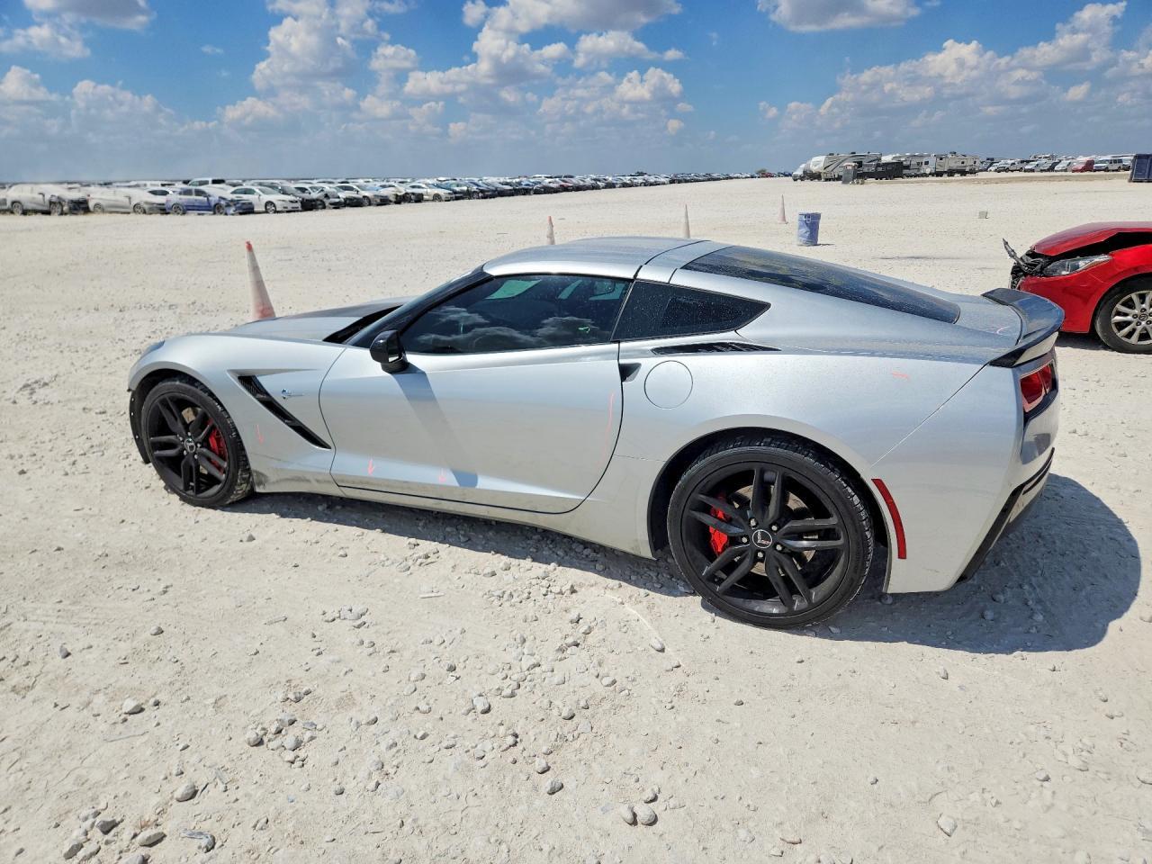 2015 Chevrolet Corvette Stingray Z51 3Lt - Фото 2