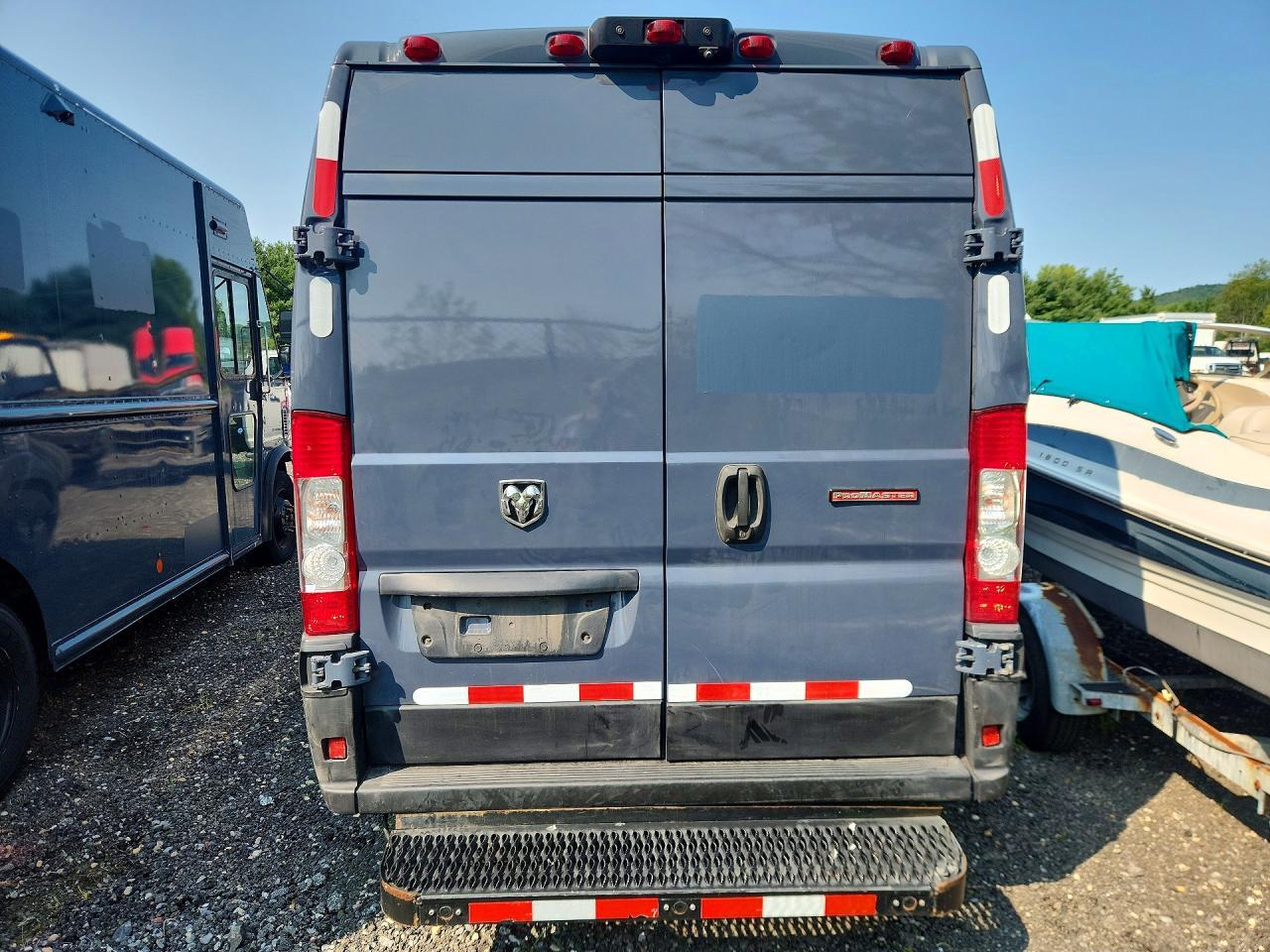 2020 Ram Promaster 3500 Delivery Van - Фото 6