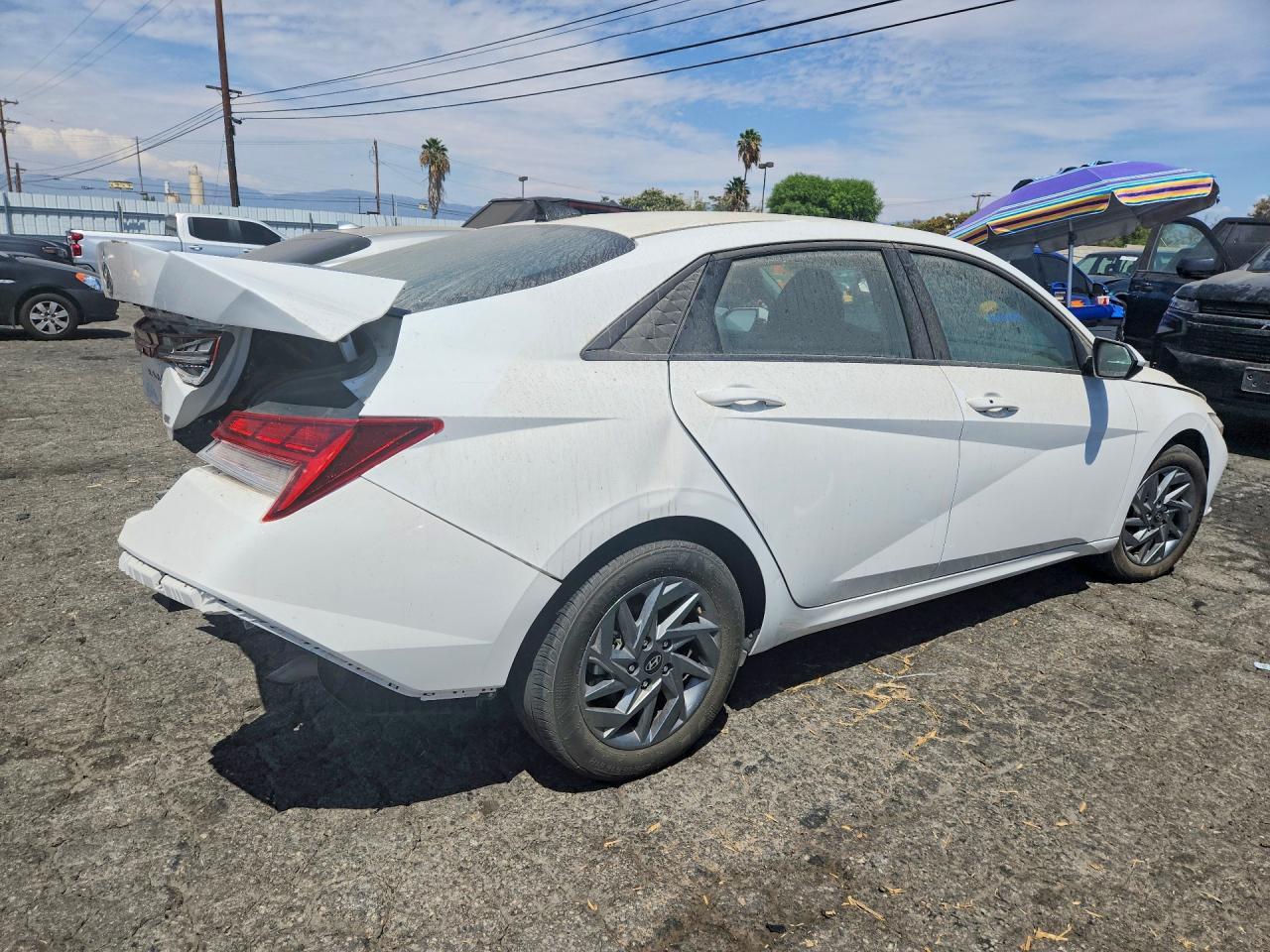 2024 Hyundai Elantra Blue - Фото 3