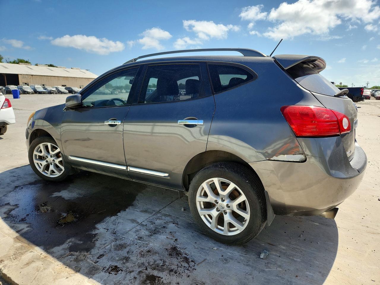 2011 Nissan Rogue S - Image 2
