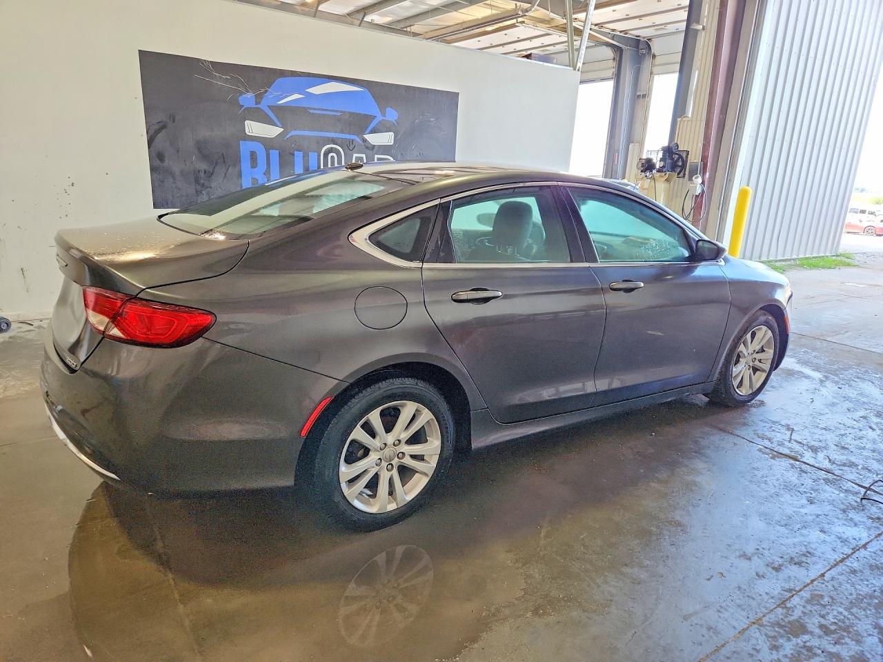 2015 Chrysler 200 Limited - Фото 3