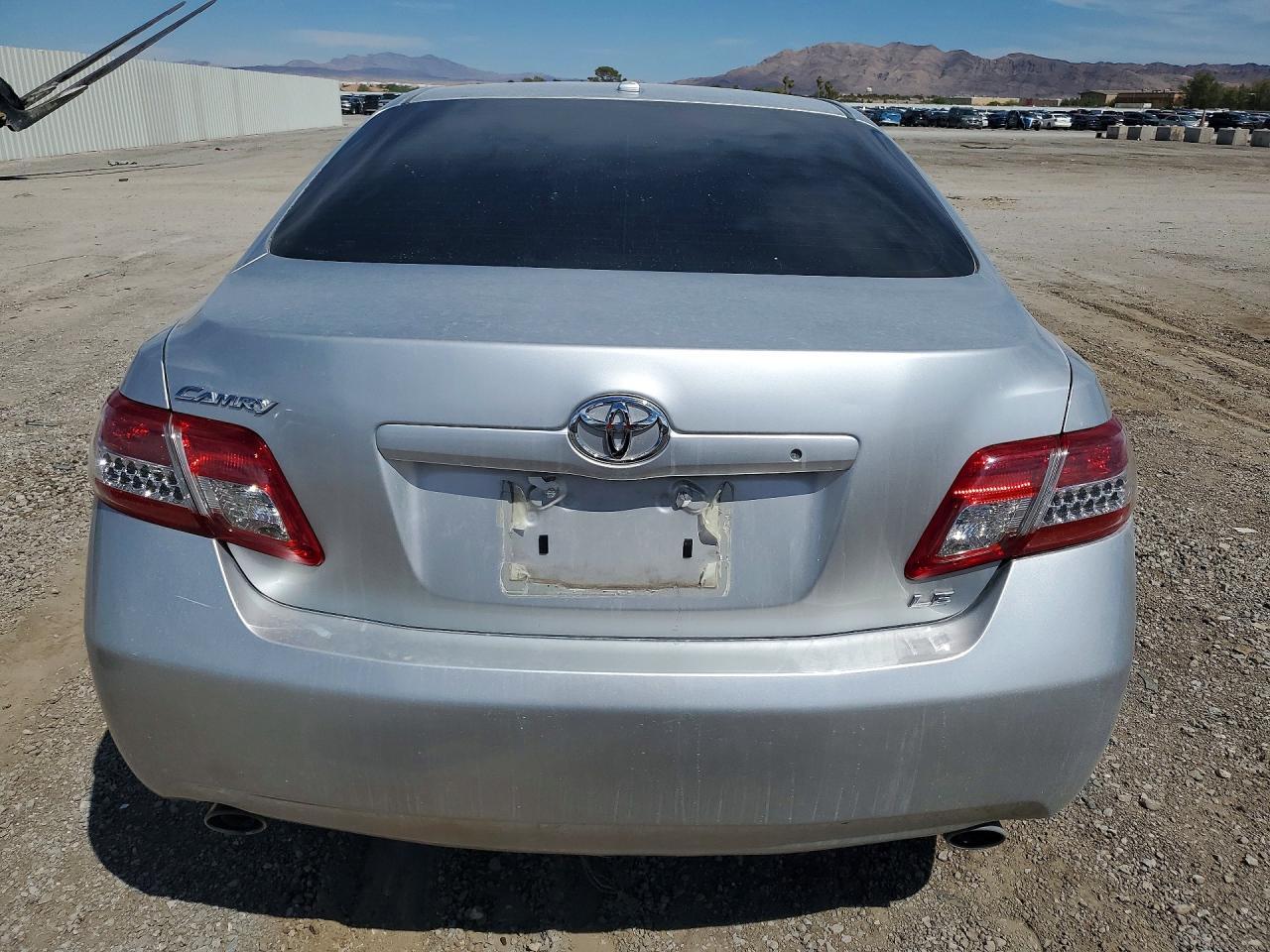 2011 Toyota Camry Se - Image 6
