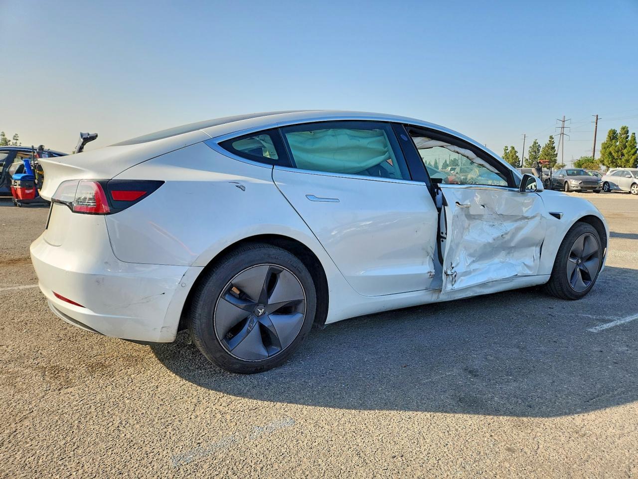 2020 Tesla Model 3 - Фото 3