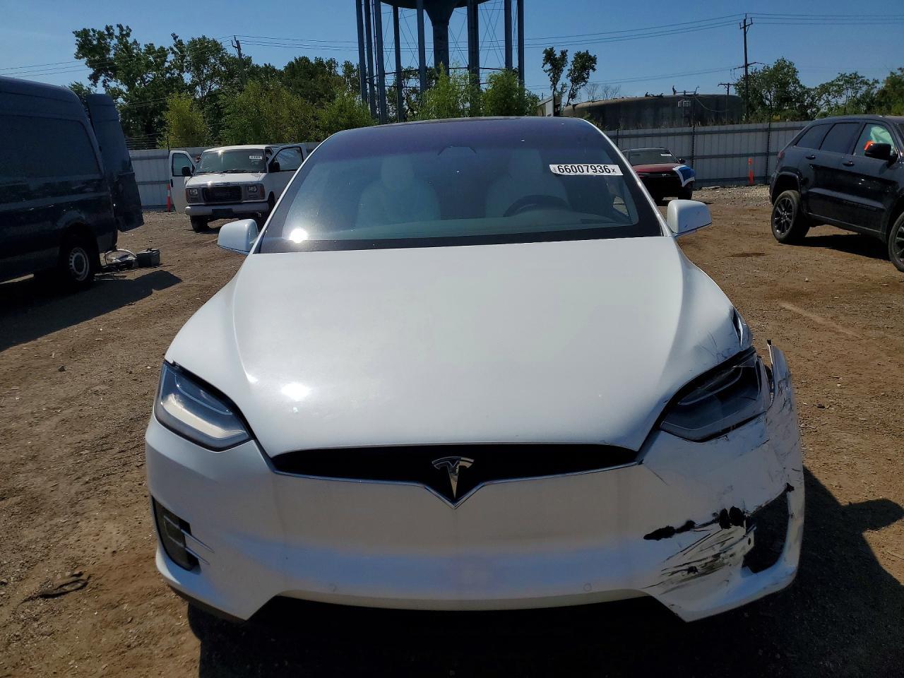 2020 Tesla Model X - Image 5