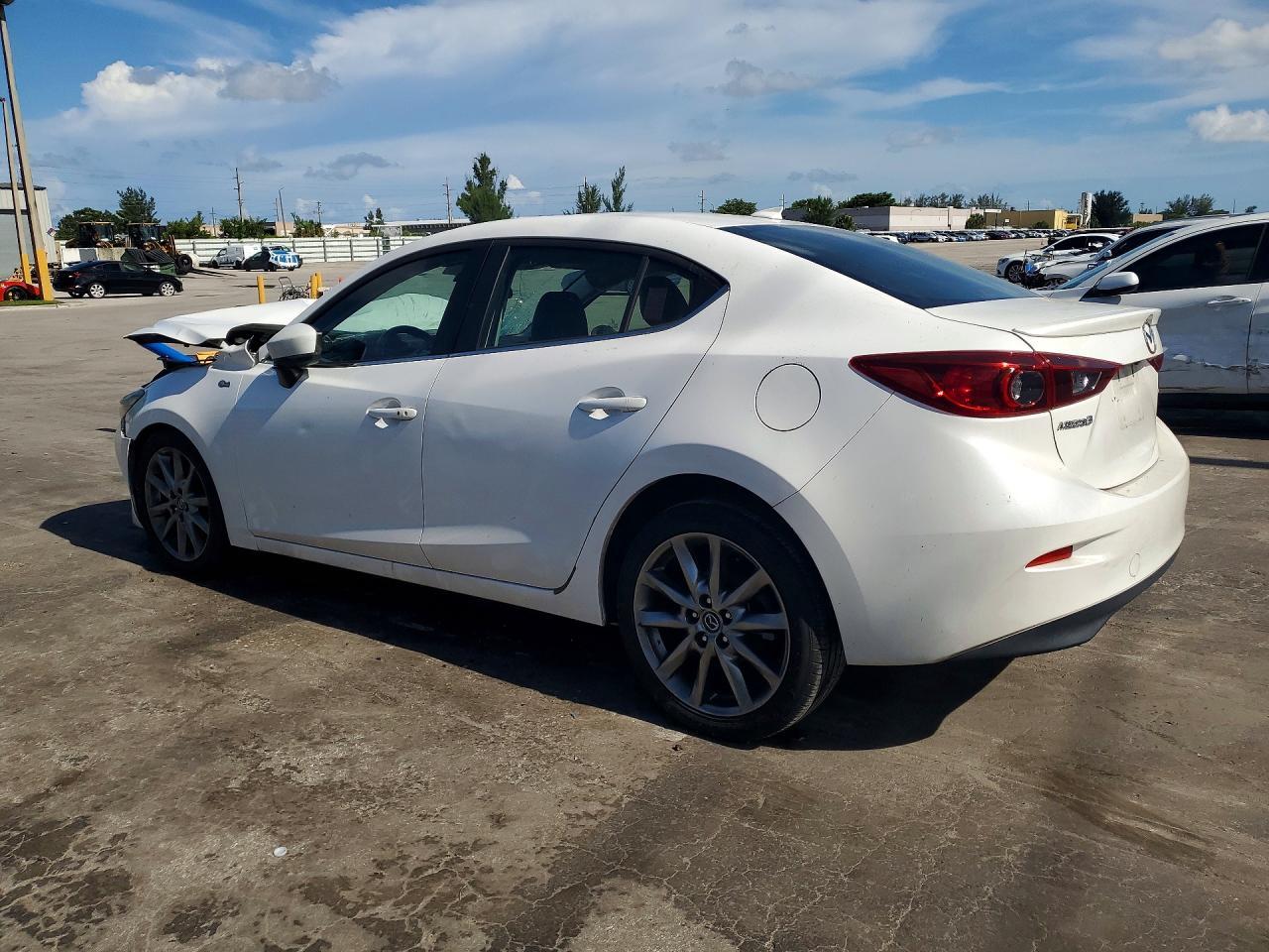 2018 Mazda 3 Touring - Фото 2