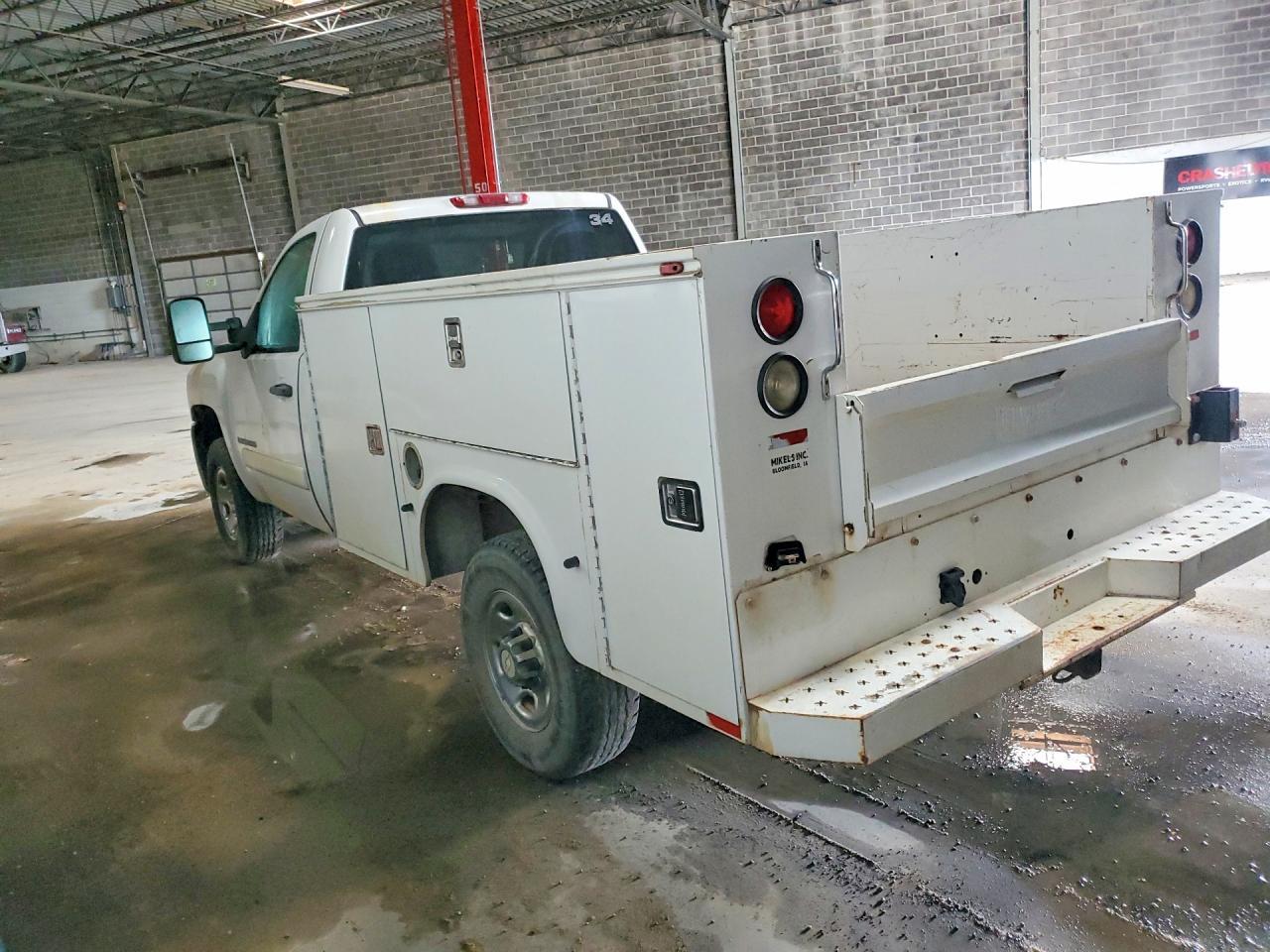 2008 Chevrolet Silverado - Box Truck - Фото 2