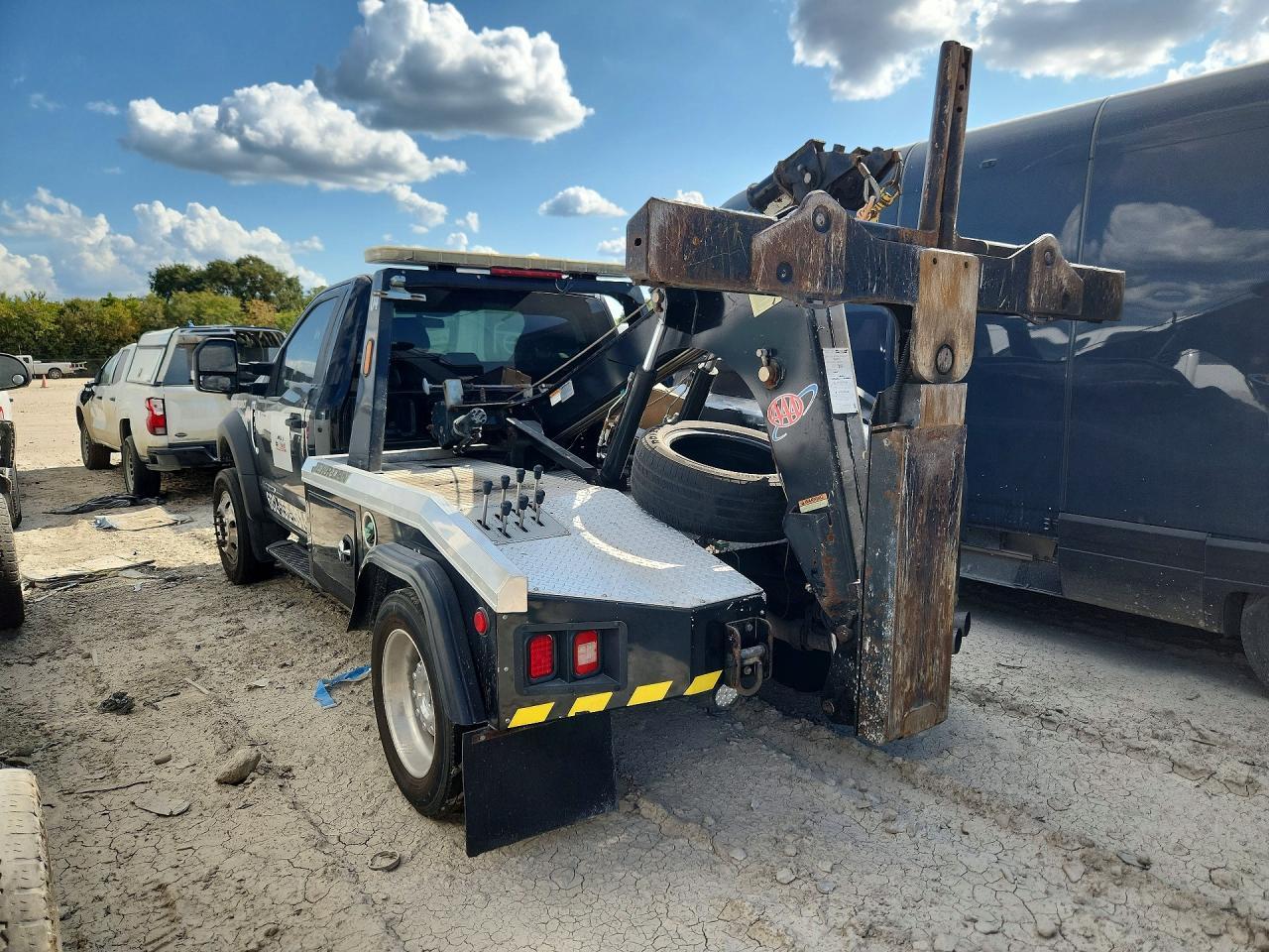 2017 Ford F450 Super Duty Tow Truck - Фото 2