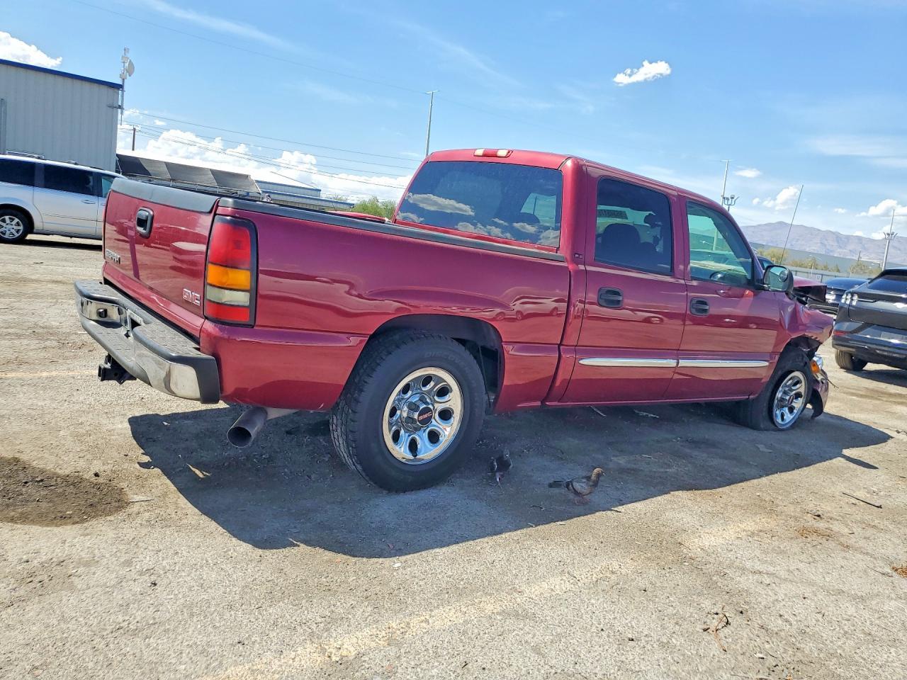 2005 GMC New Sierra C1500 - Image 3