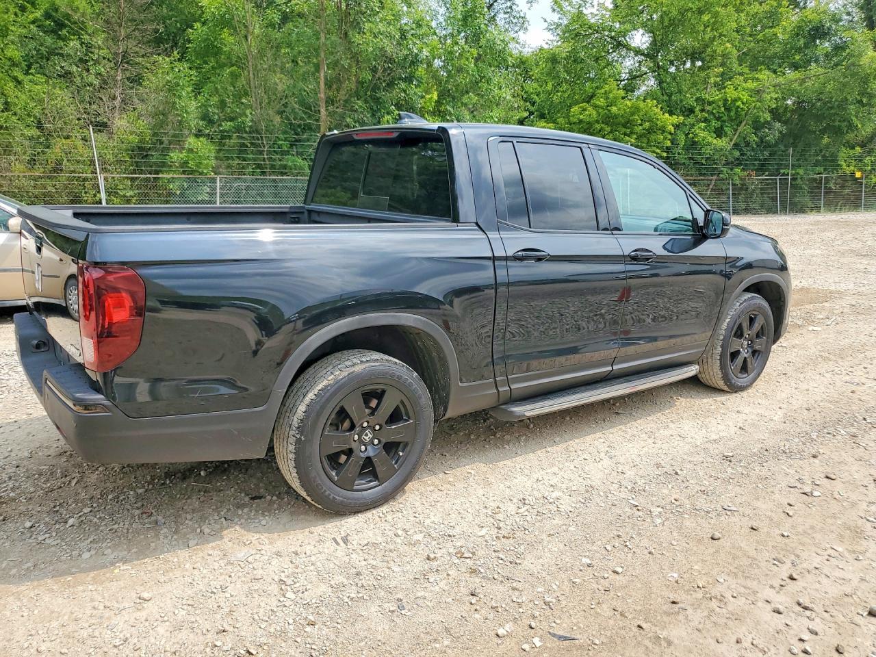 2017 Honda Ridgeline Black Edition - Image 3