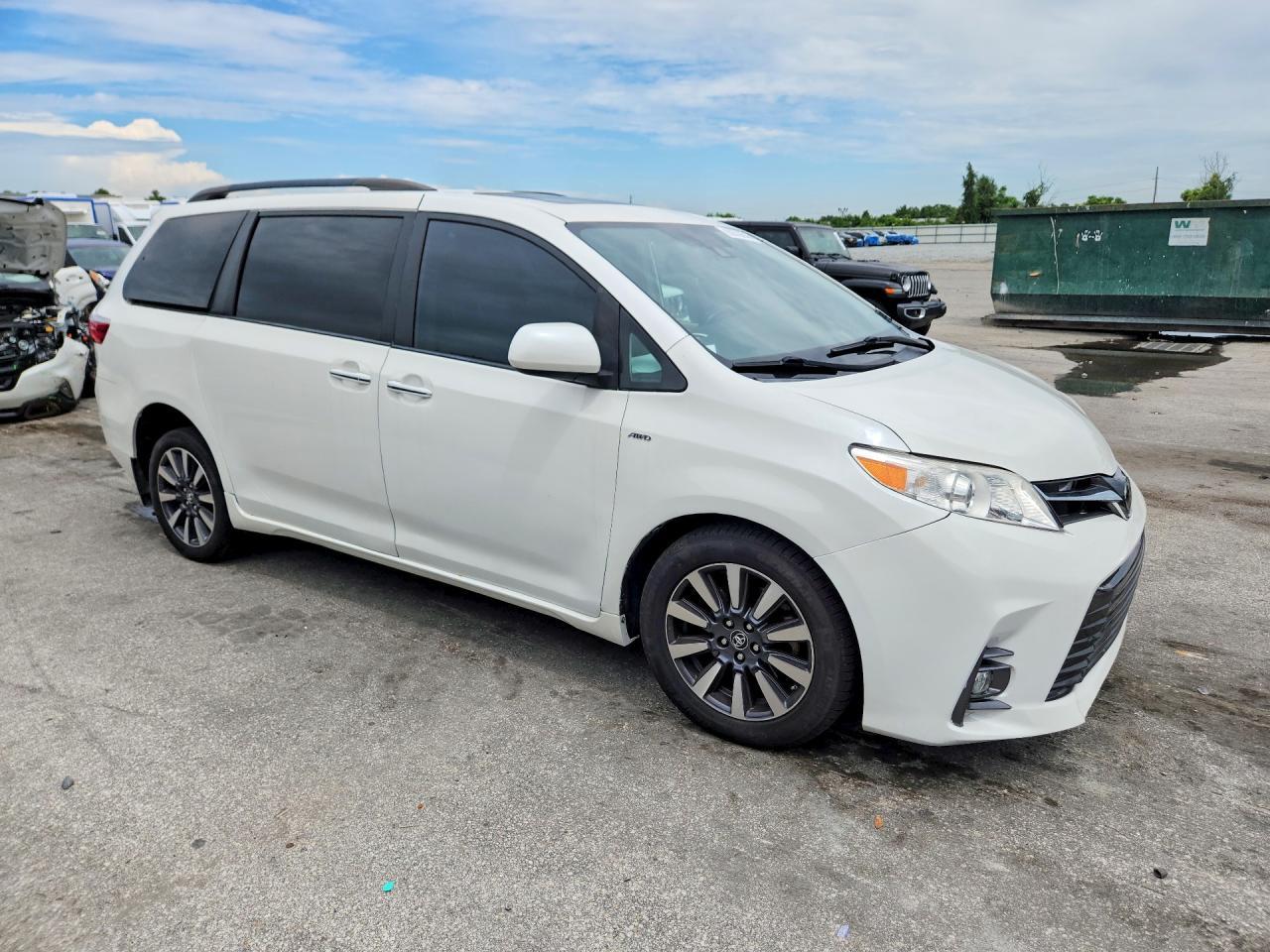 2019 Toyota Sienna Xle 7-Passenger - Image 4